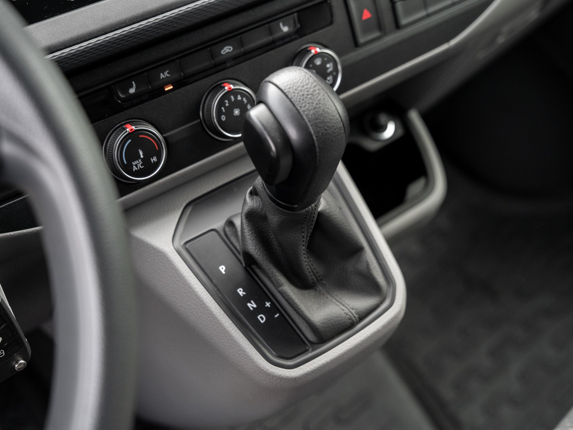 VW - T6.1 Transporter Kasten kurzer Radstand AHK Kam._8