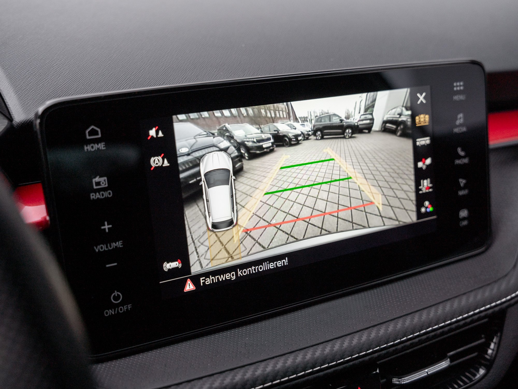 Skoda - FABIA MONTE CARLO 1.5 TSI DSG Kam. Navi Virtual_4