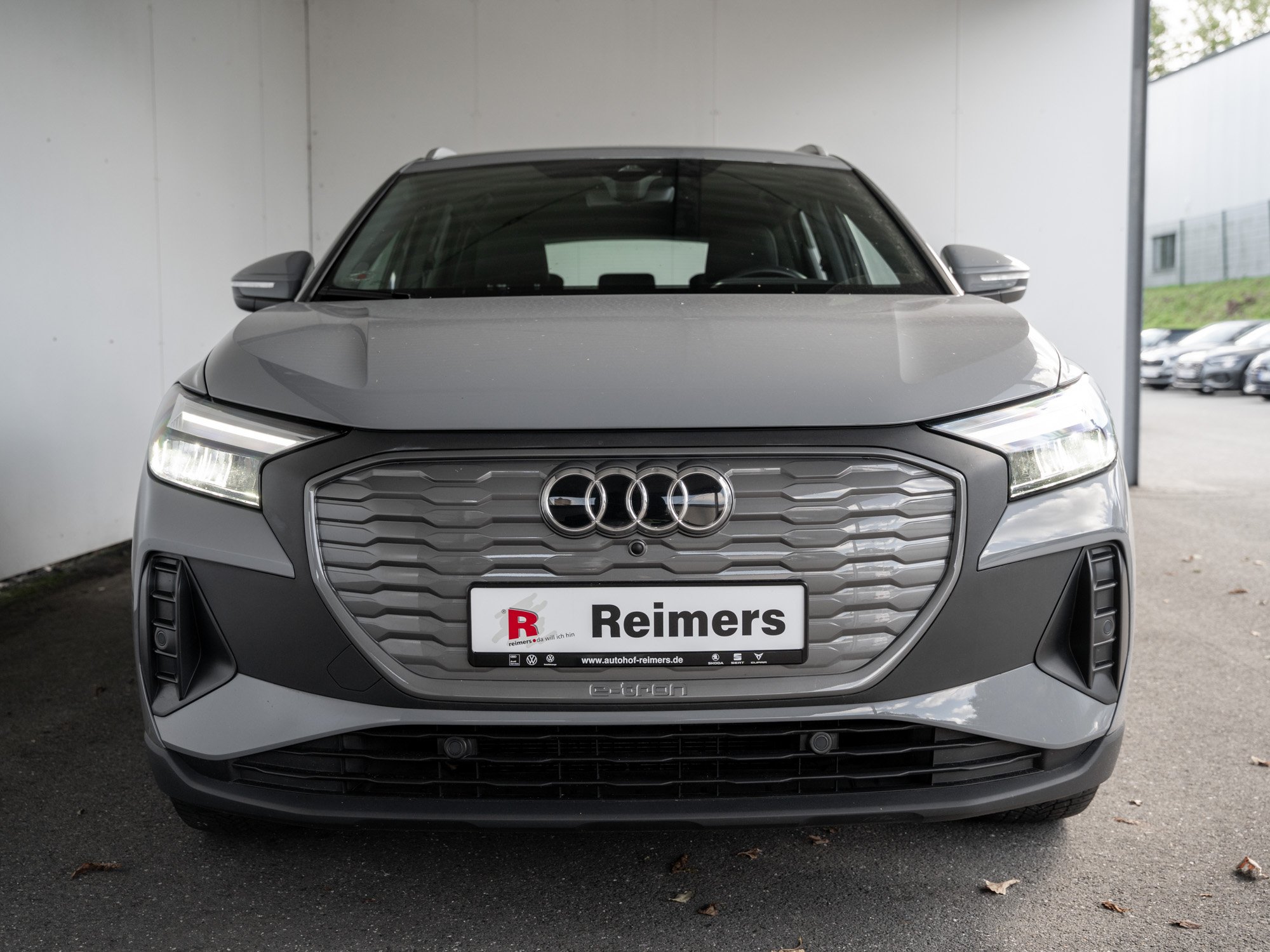 Audi - Q4 e-tron 35 e-tron 125 kW STH HUD SpurH KlimaA_21