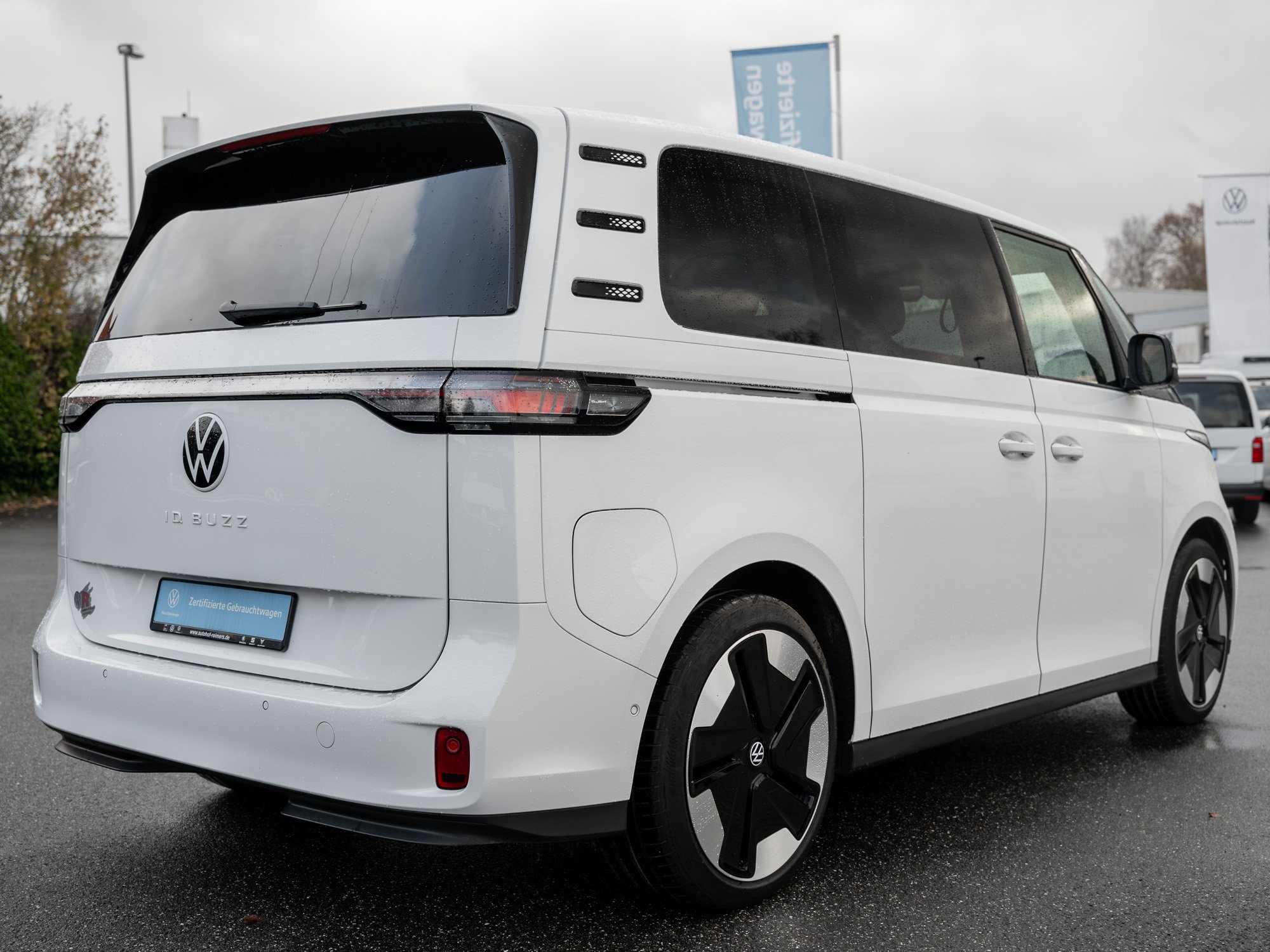 VW - ID. Buzz Pro LED+KLIMA+NAVI+AHK+ACC+APP+21_25