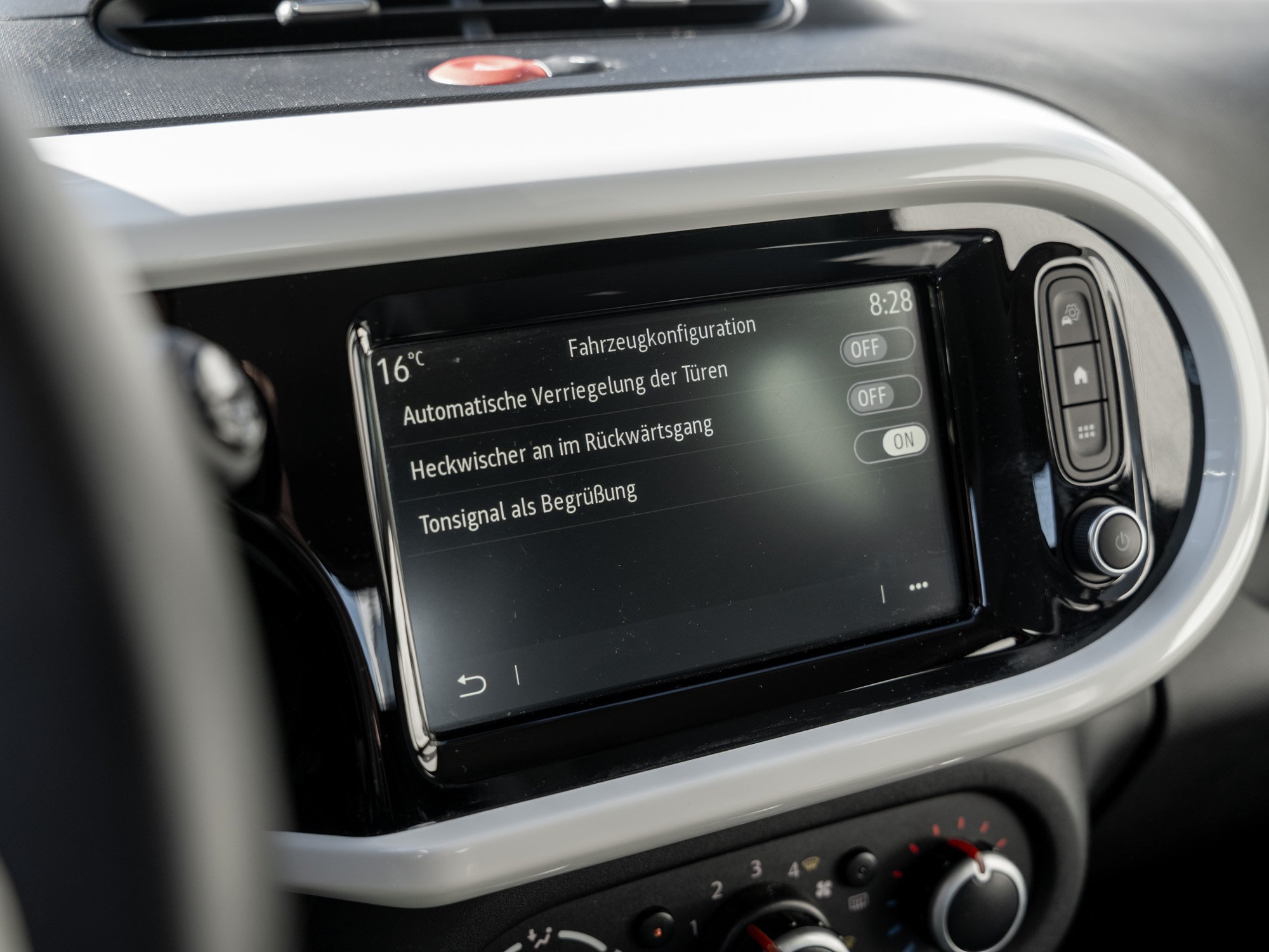 Renault - TWINGO 1.0 SCE 65 LIMITED SoundSys Facelift_6