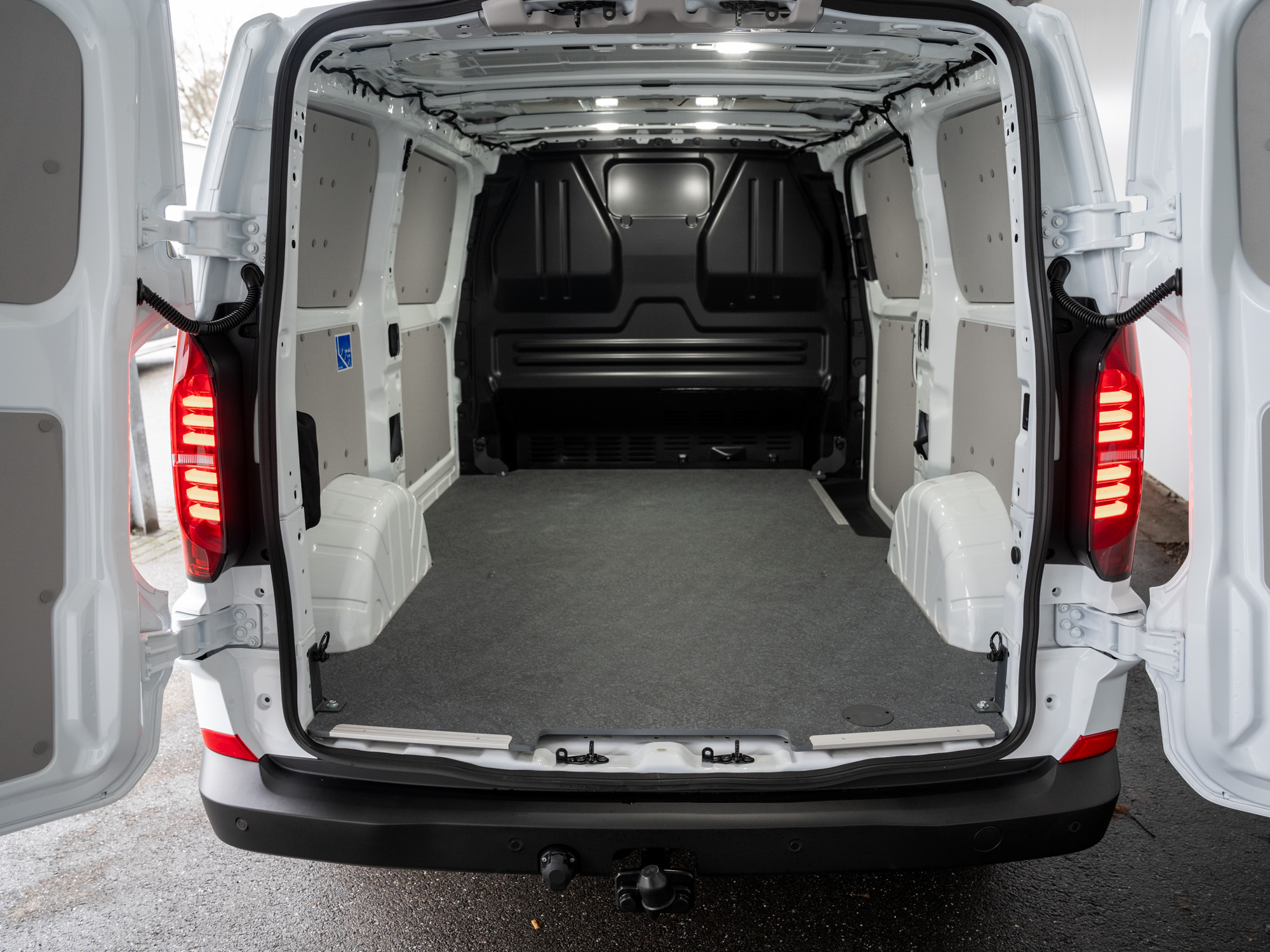 VW - T7 Transporter Kasten KR 2.0TDI KLIMA+AHK+GJR_24