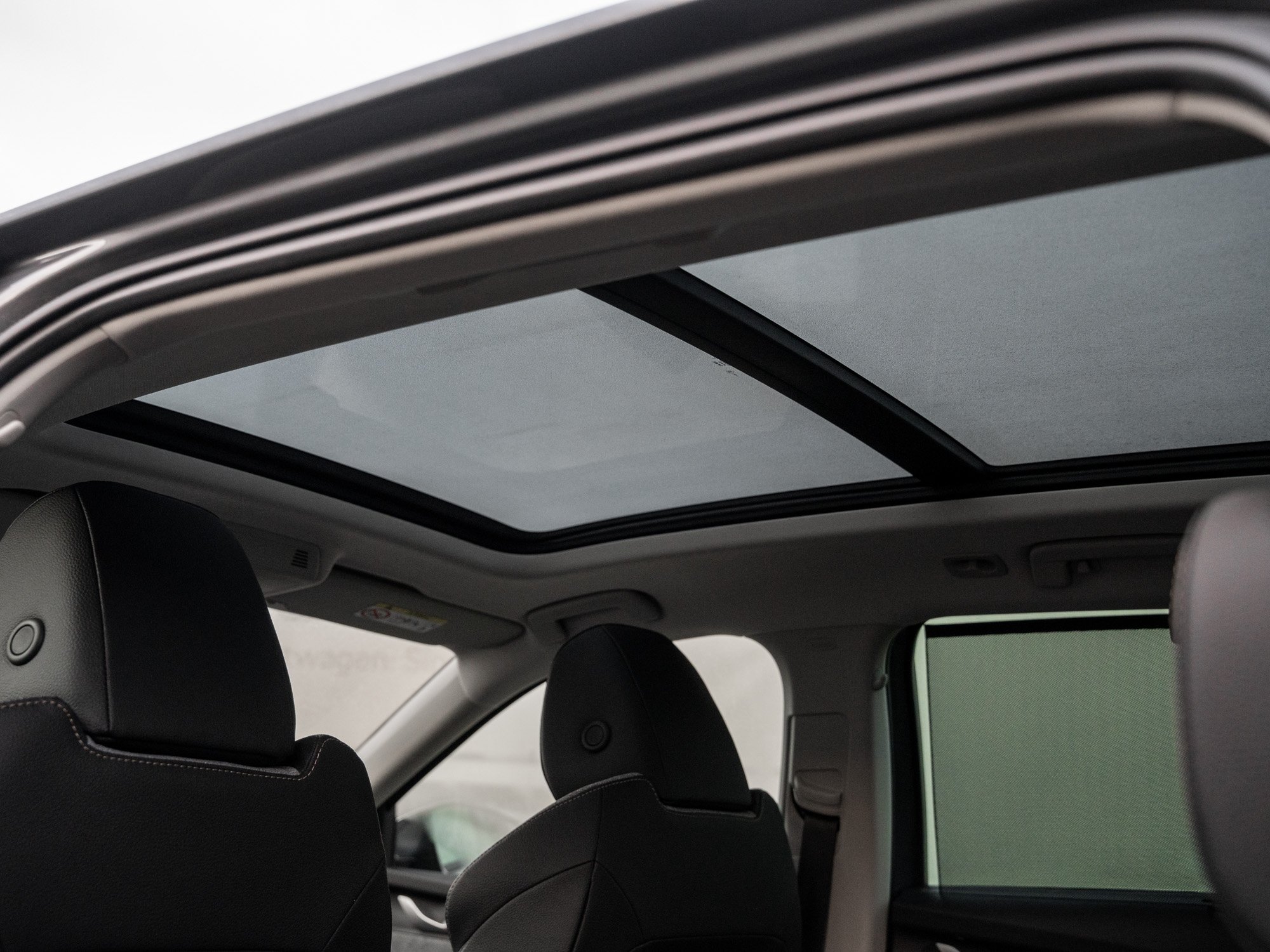 Skoda - OCTAVIA C. TOUR 2.0 TDI DSG AHK Navi Pano 360 SD_3