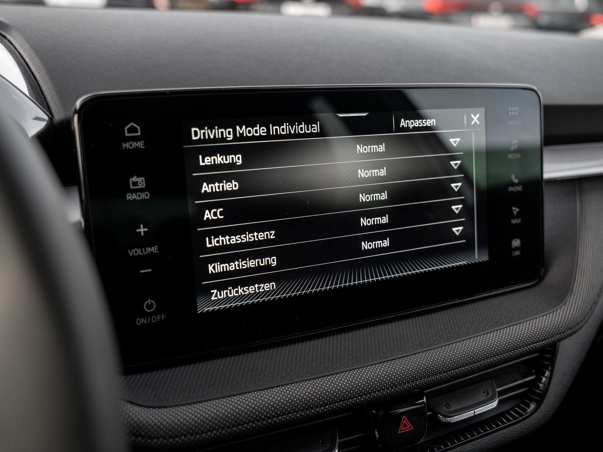 Skoda - FABIA TOUR 1.0 TSI DSG Kam. Navi Virtual ACC LED_6