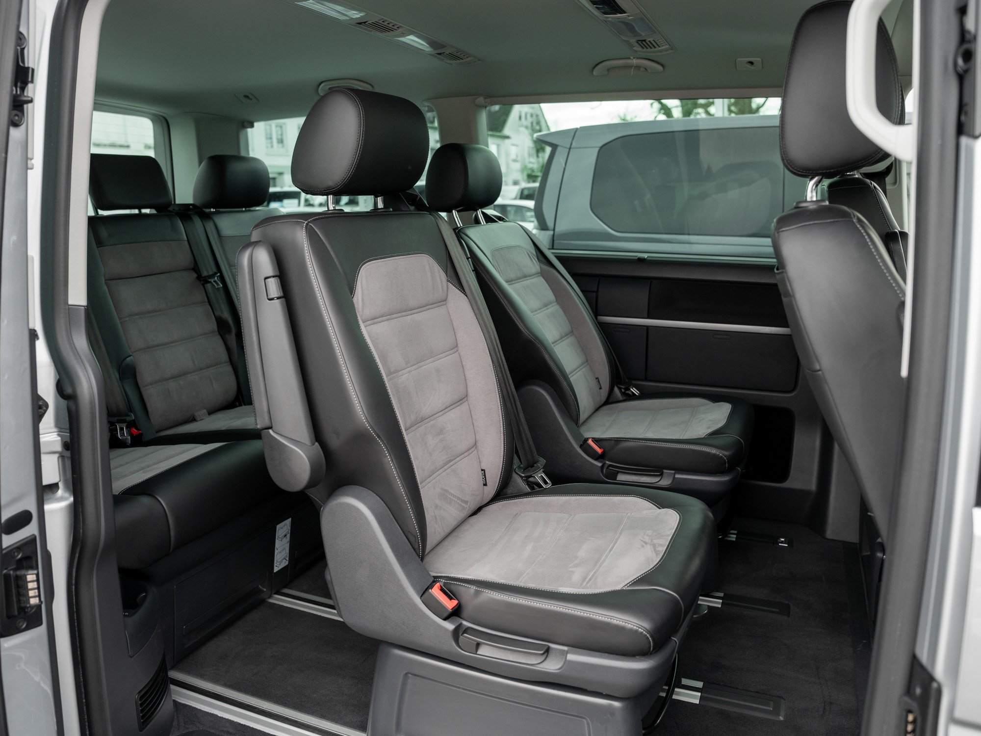 VW - T6.1 Multivan Comfortline   Comf.KR150 TDIAU7 LM_24