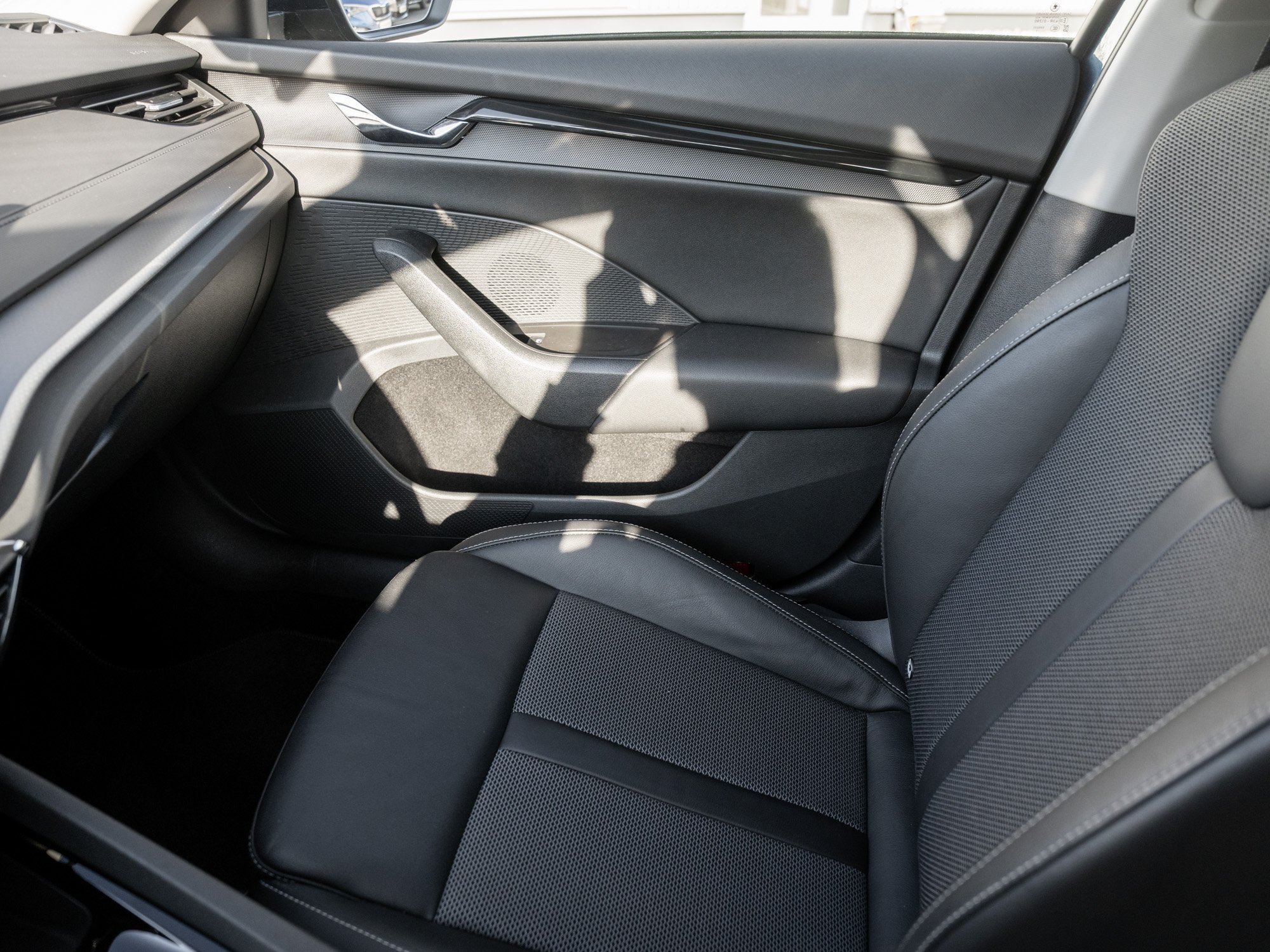 Skoda - OCTAVIA C. AMBITION IV 1.4 TSI DSG Navi Virtual_13