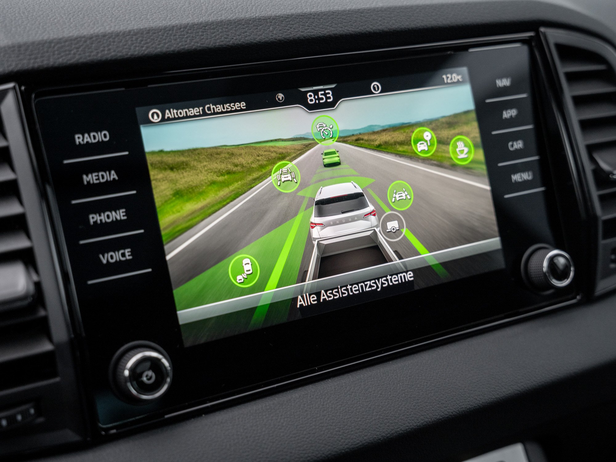 Skoda - Karoq Tour 2.0 TDI DSG ACC Pano SpurH LED AHK_9