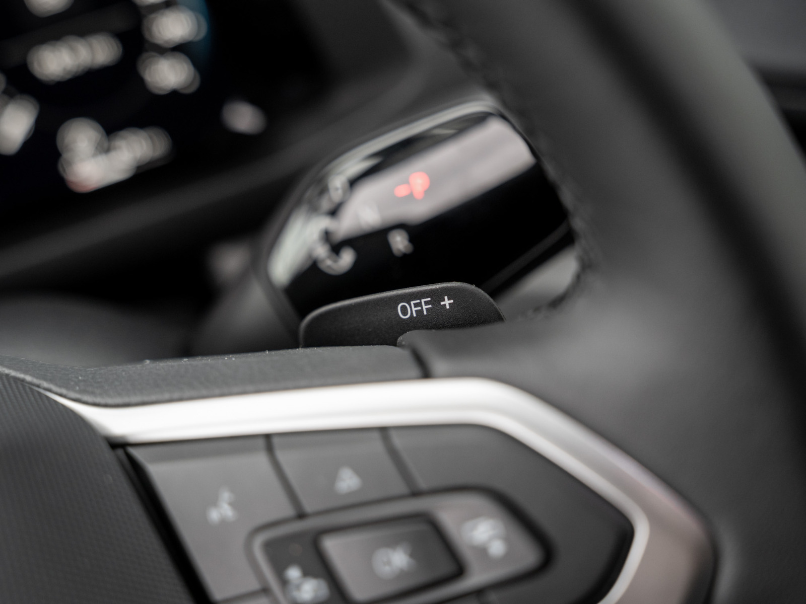 VW - Crafter 2.0 TDI 4MOTION Kasten 35 mittellang AHK_13