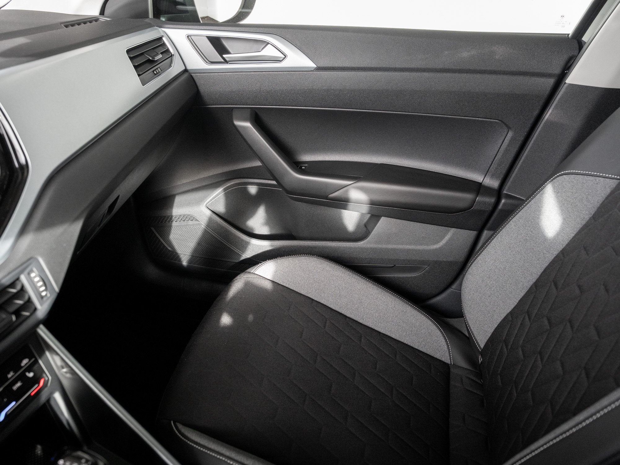 VW - Taigo Life 1.5 l TSI OPF Goal SHZ ACC GJ-Reifen_11