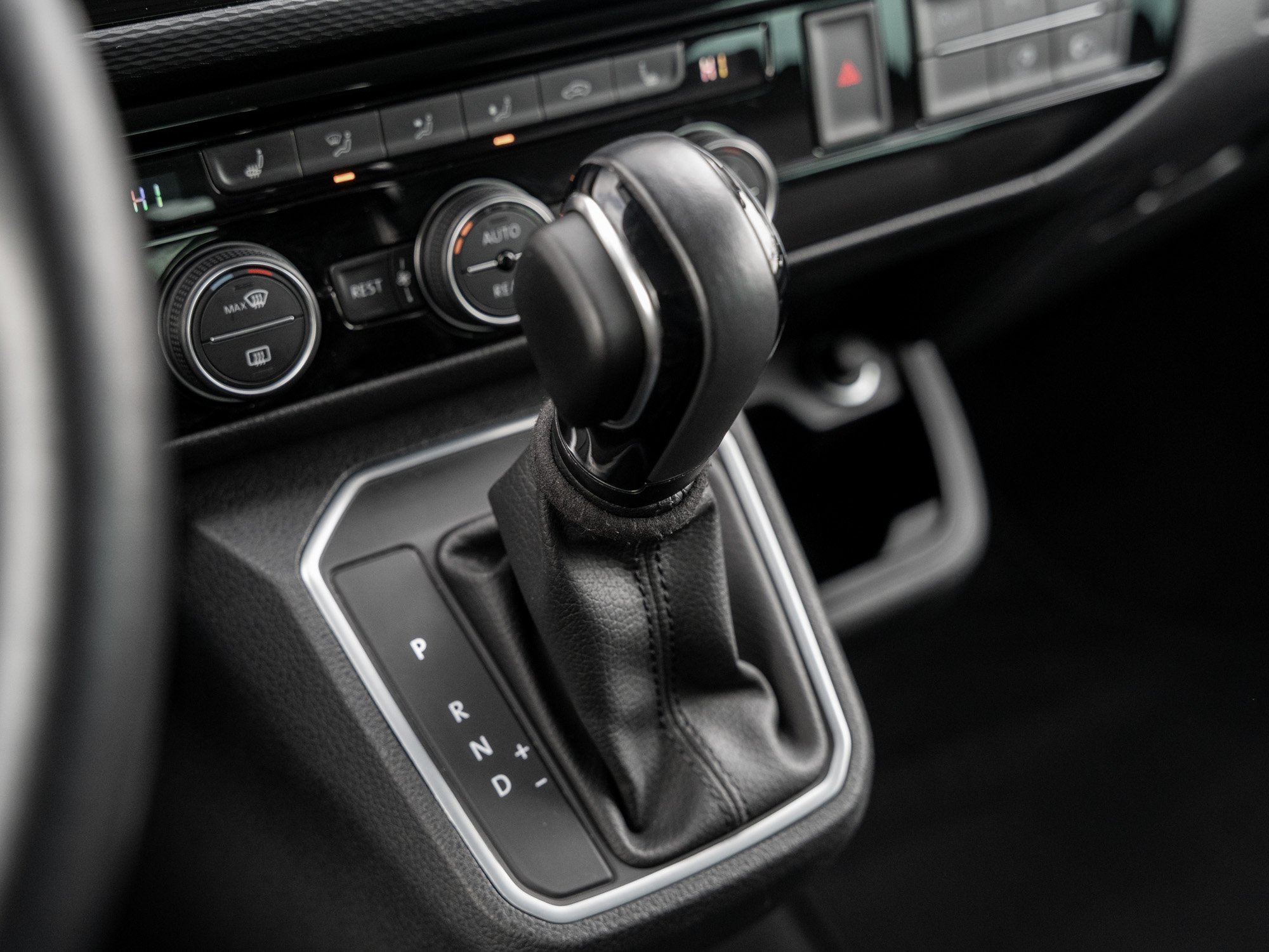 VW - T6.1 Multivan Comfortline   Comf.KR150 TDIAU7 LM_6