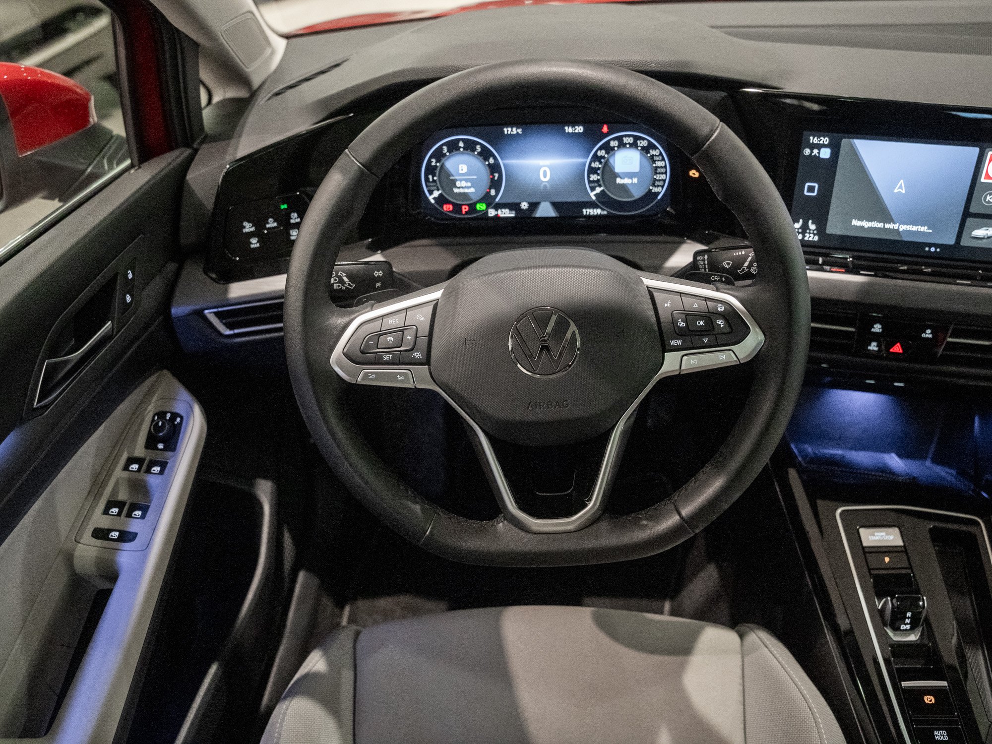 VW - Golf VIII Variant 1.5 eTSI  Mild hybrid Style_2