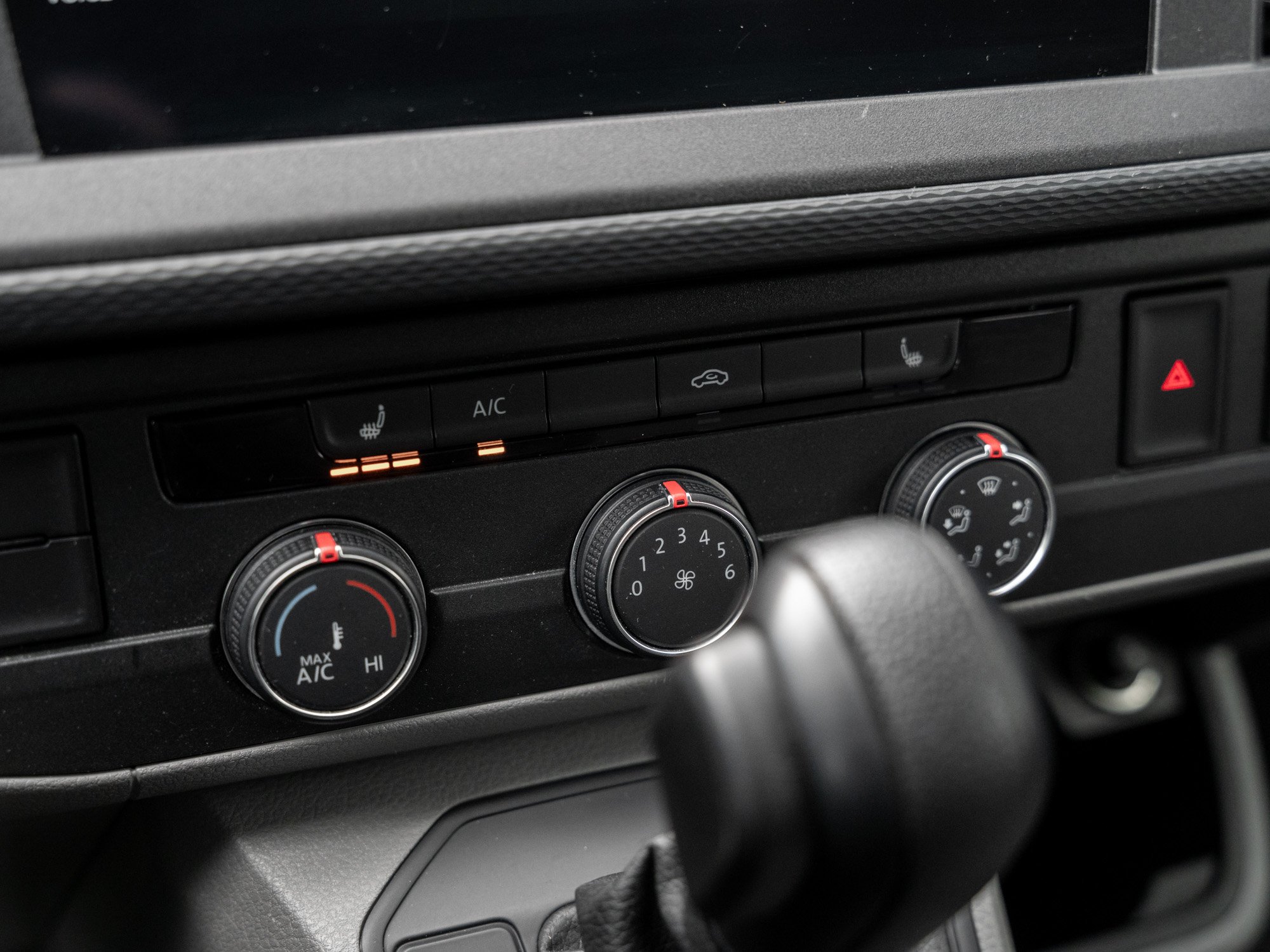 VW - T6.1 Transporter Plus Trendline KR DSG+6-SITZER_6