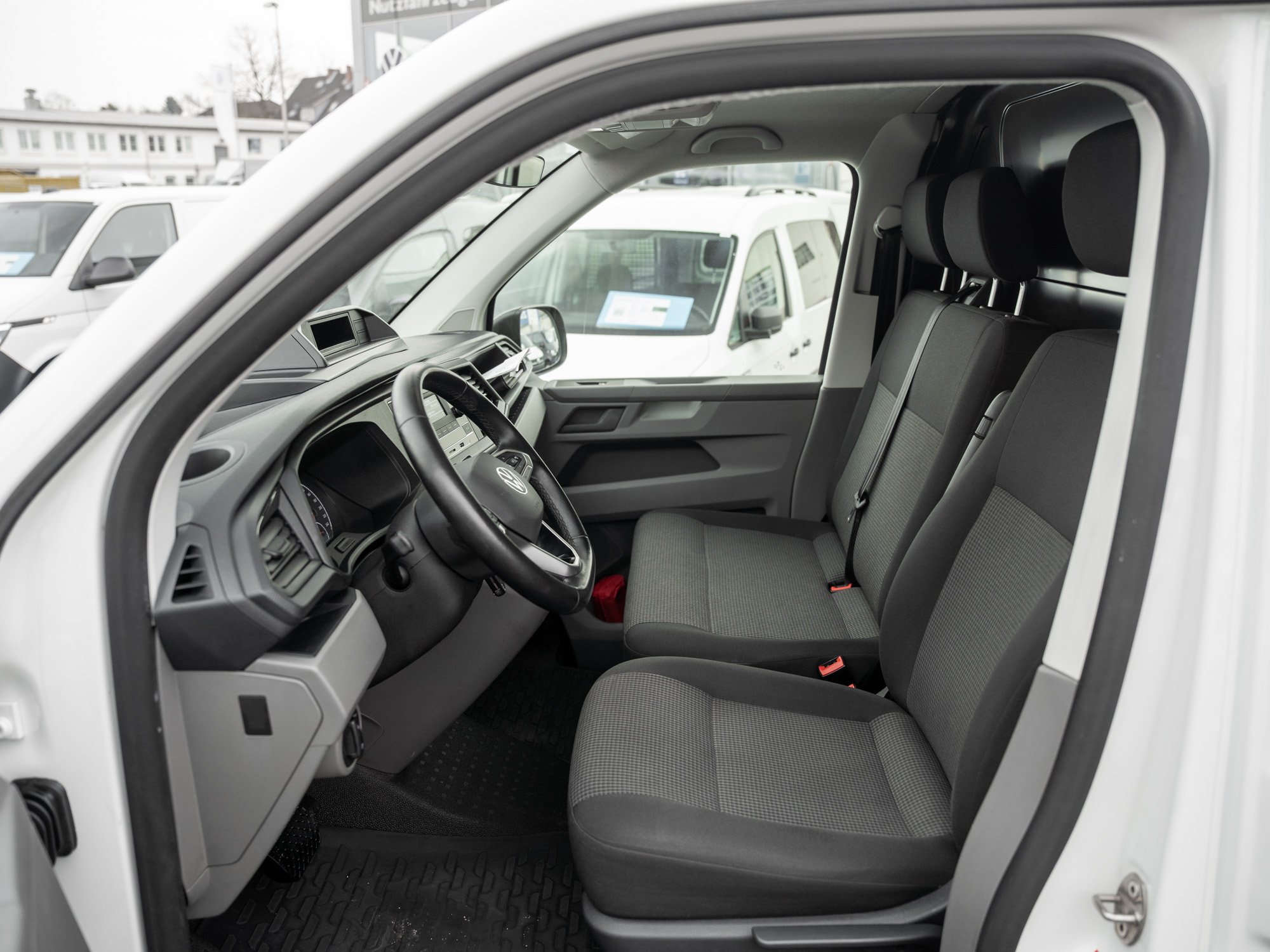 VW - T6.1 Transporter Kasten langer Radstand Kastenwagen LR 2.0 TDI EU6 SCR BMT 110 kW 7-Gang-DSG_20