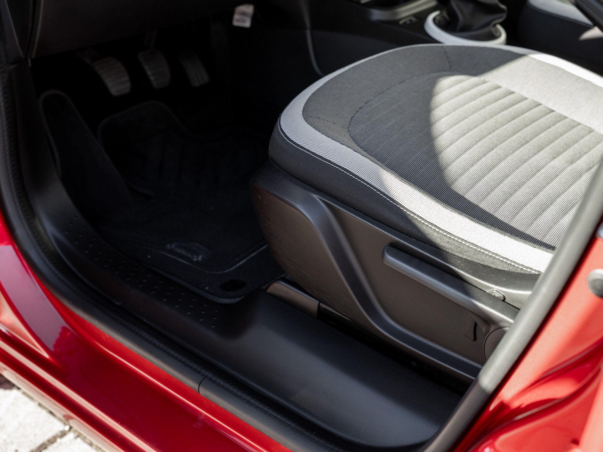 Renault - TWINGO 1.0 SCE 65 LIMITED SoundSys Facelift_18