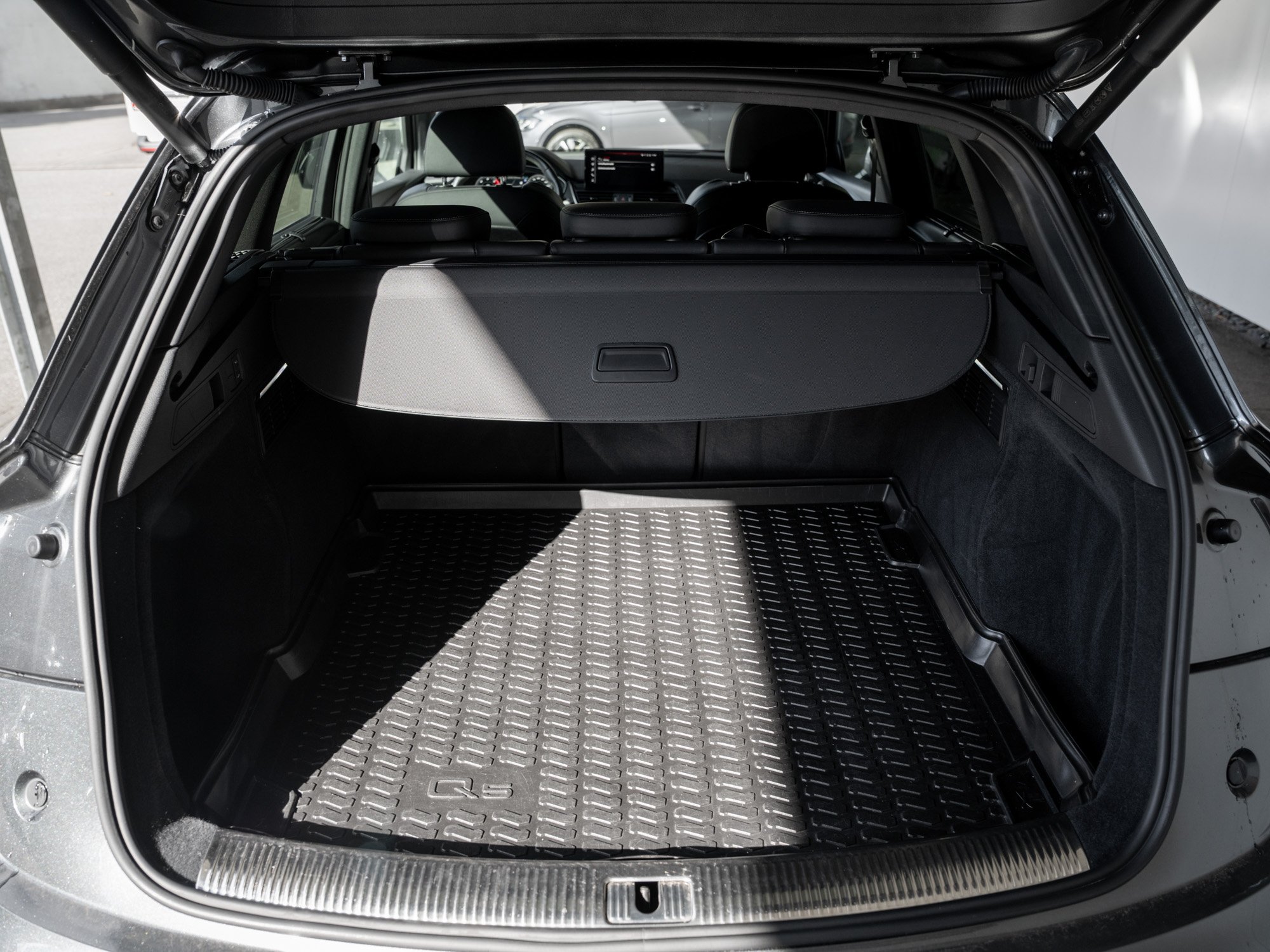 Audi - SQ5 3.0 TDI quattro basis Pano Kam. Navi Pano LM_20