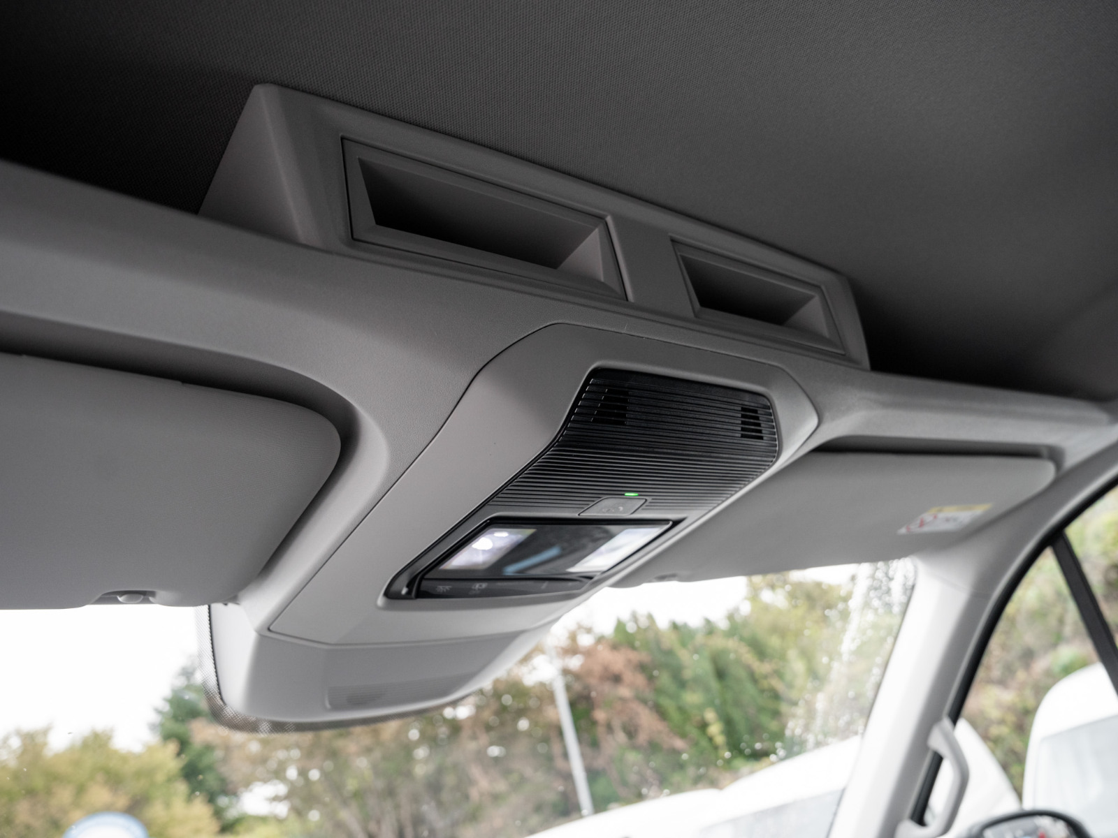 VW - Crafter 2.0 TDI 4MOTION Kasten 35 mittellang AHK_9