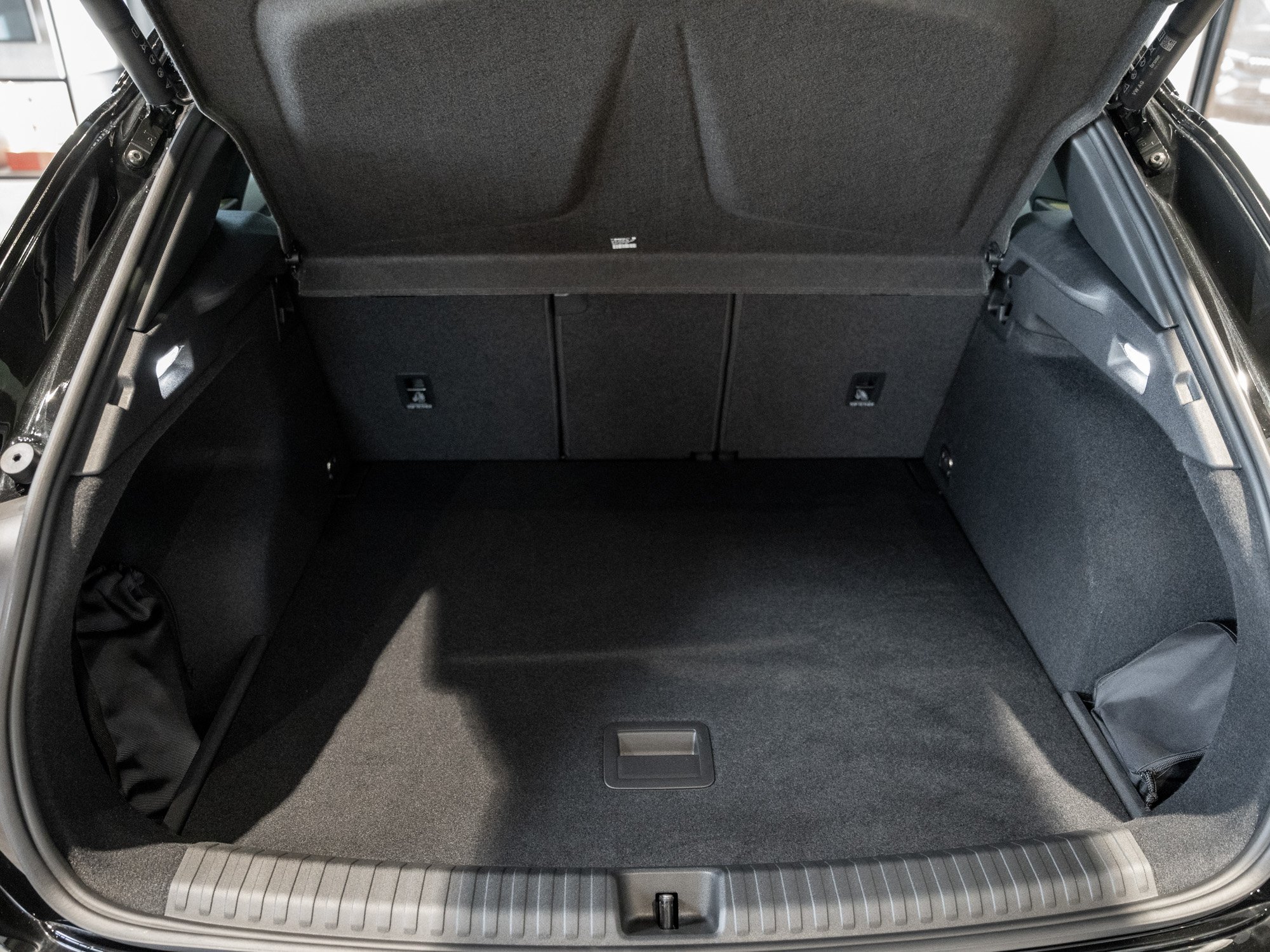 Cupra - Terramar 1.5 eTSI 7-Gang DSG Kam. Virtual LED LM_22 Cupra - Terramar 1.5 eTSI 7-Gang DSG Kam. Virtual LED LM_22