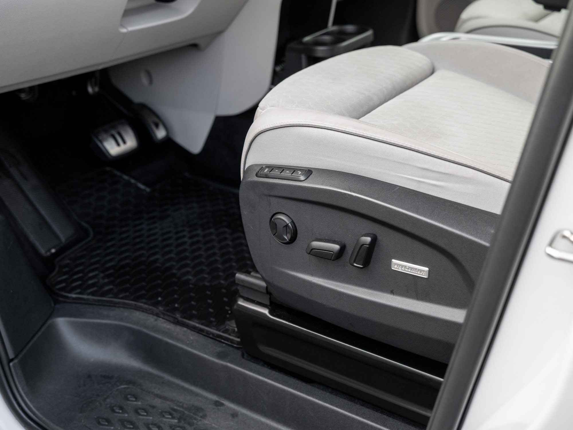 VW - ID. Buzz Pro LED+KLIMA+NAVI+AHK+ACC+APP+21_20