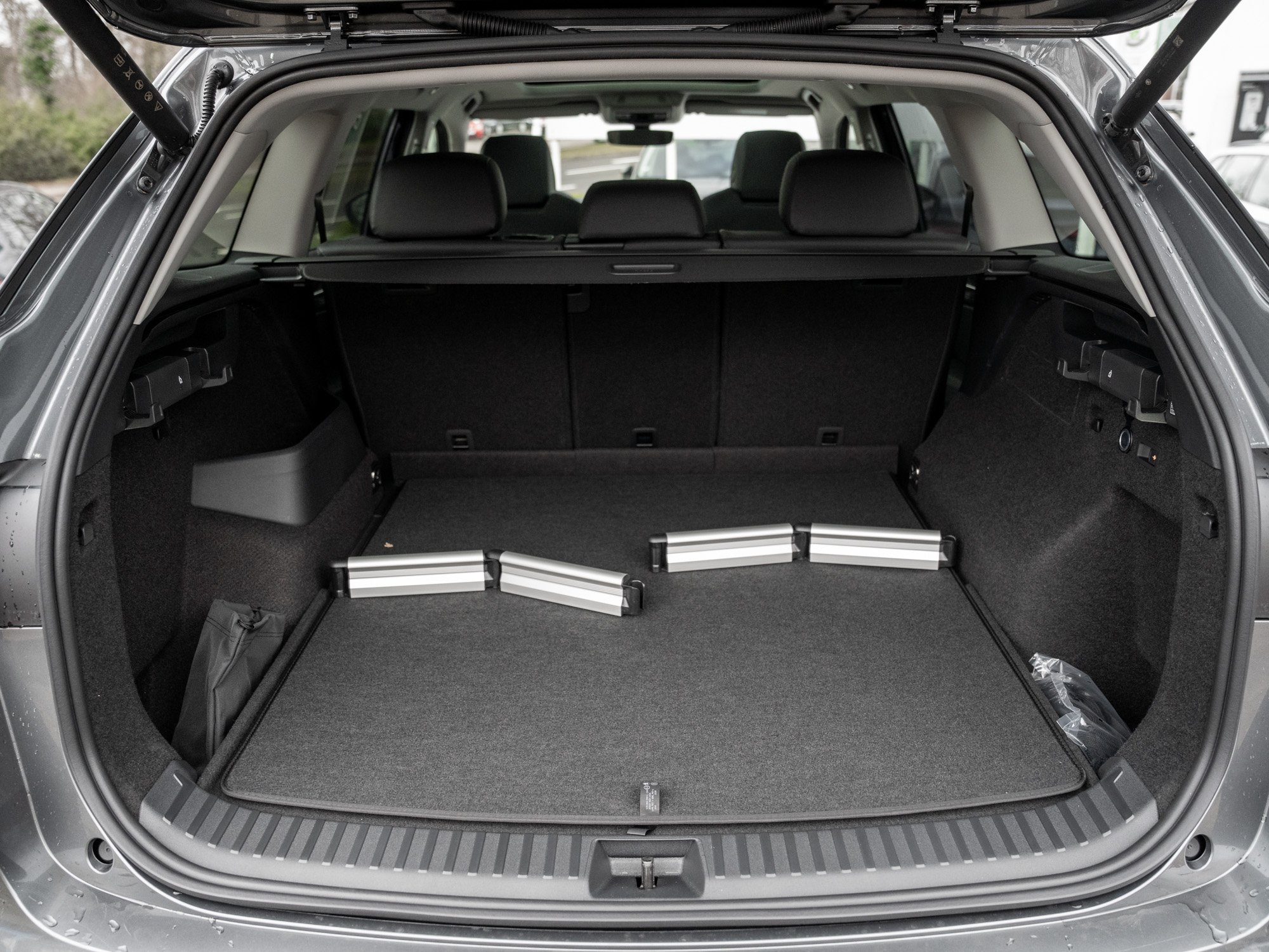 Skoda - Kodiaq Selection 2.0 TDI DCC AHK Leder Navi LM_20