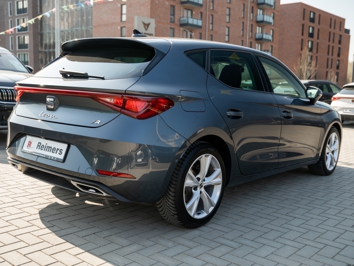 SEAT - LEON FR 2.0 TDI DSG FLA ACC SpurH KeyLess Sport_24