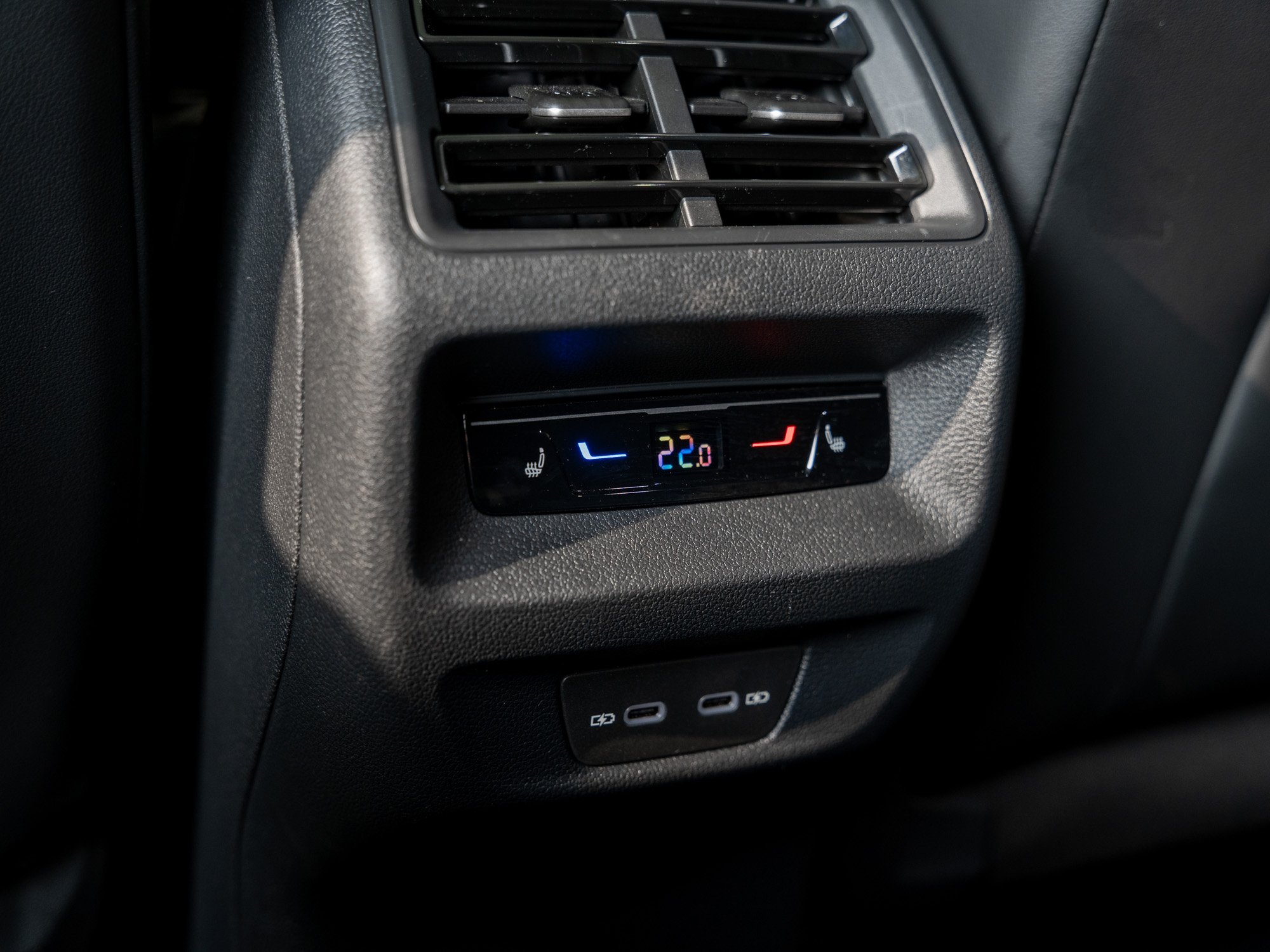 VW - Tayron R-Line 2.0 l TDI 4MOTION DSG Massage ACC_30