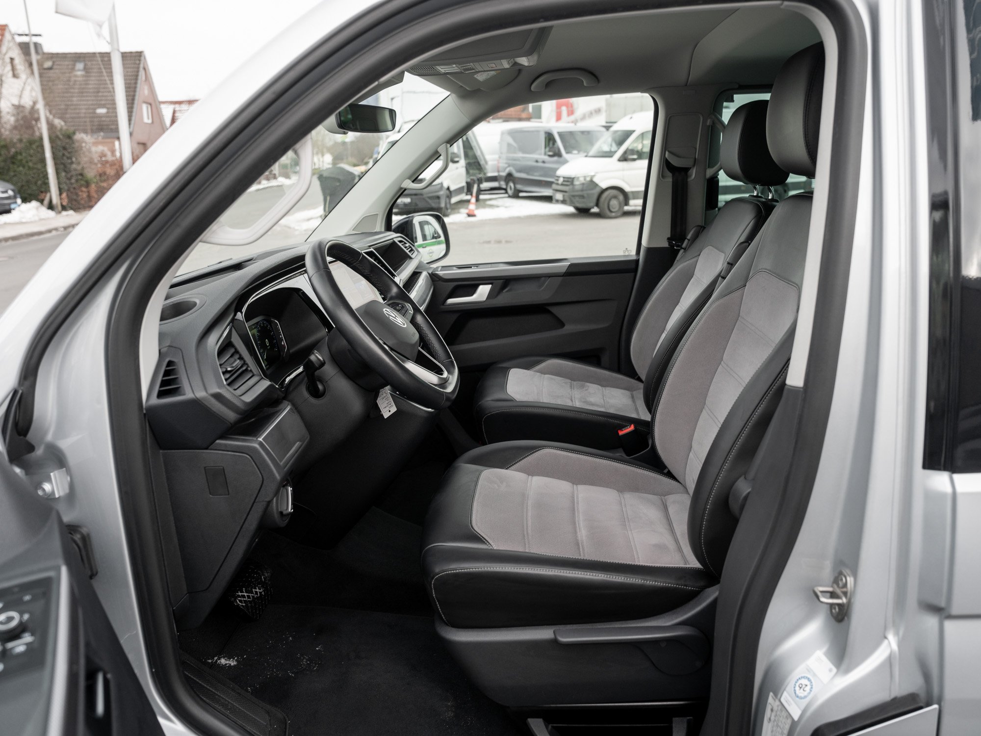 VW - T6.1 Multivan Comfortline   Comf.KR150 TDIAU7 LM_23