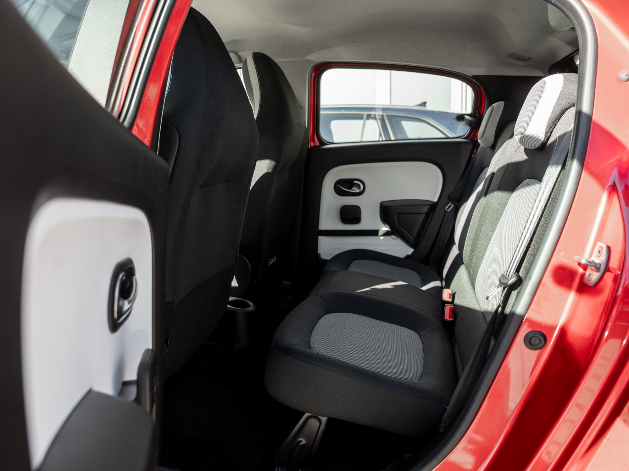 Renault - TWINGO 1.0 SCE 65 LIMITED SoundSys Facelift_25