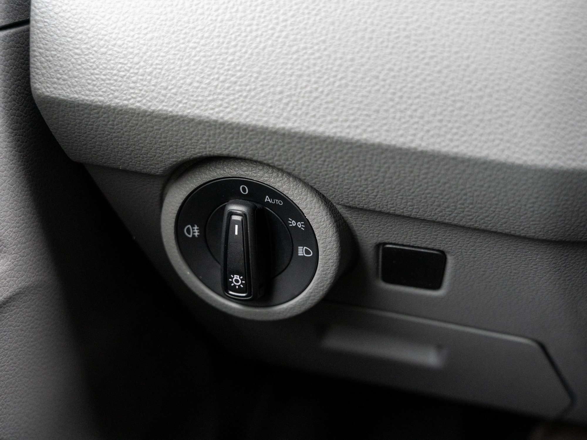 VW - T6.1 Transporter Plus Trendline KR DSG+6-SITZER_14