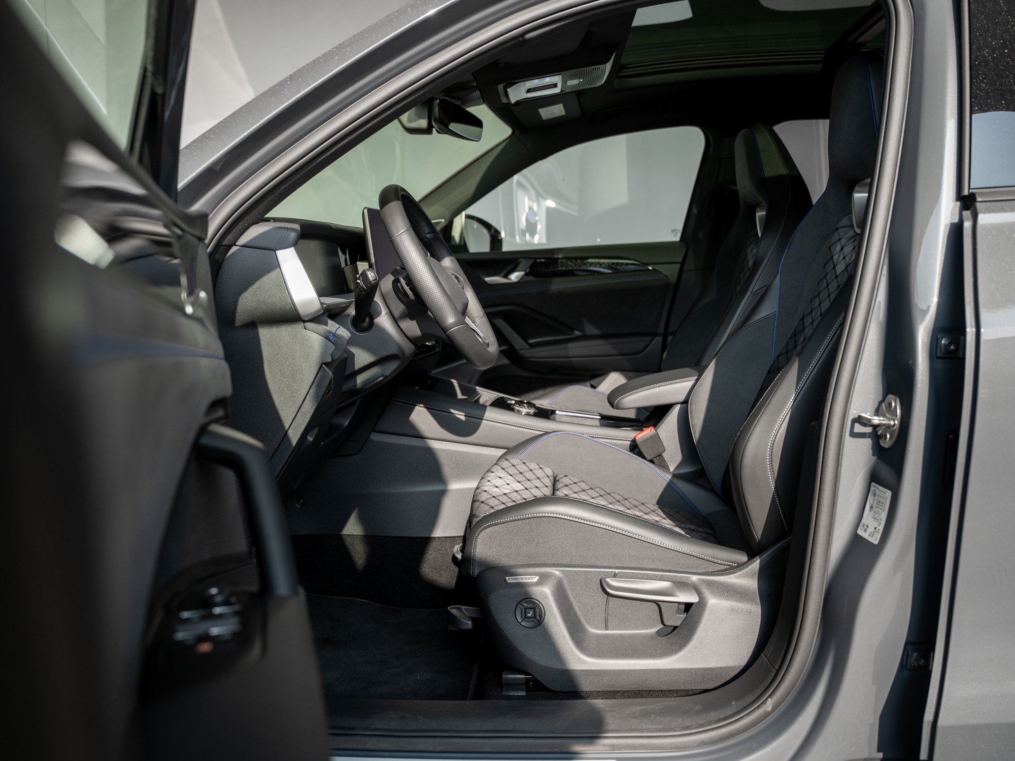 VW - Tayron R-Line 2.0 l TDI 4MOTION DSG Massage ACC_28