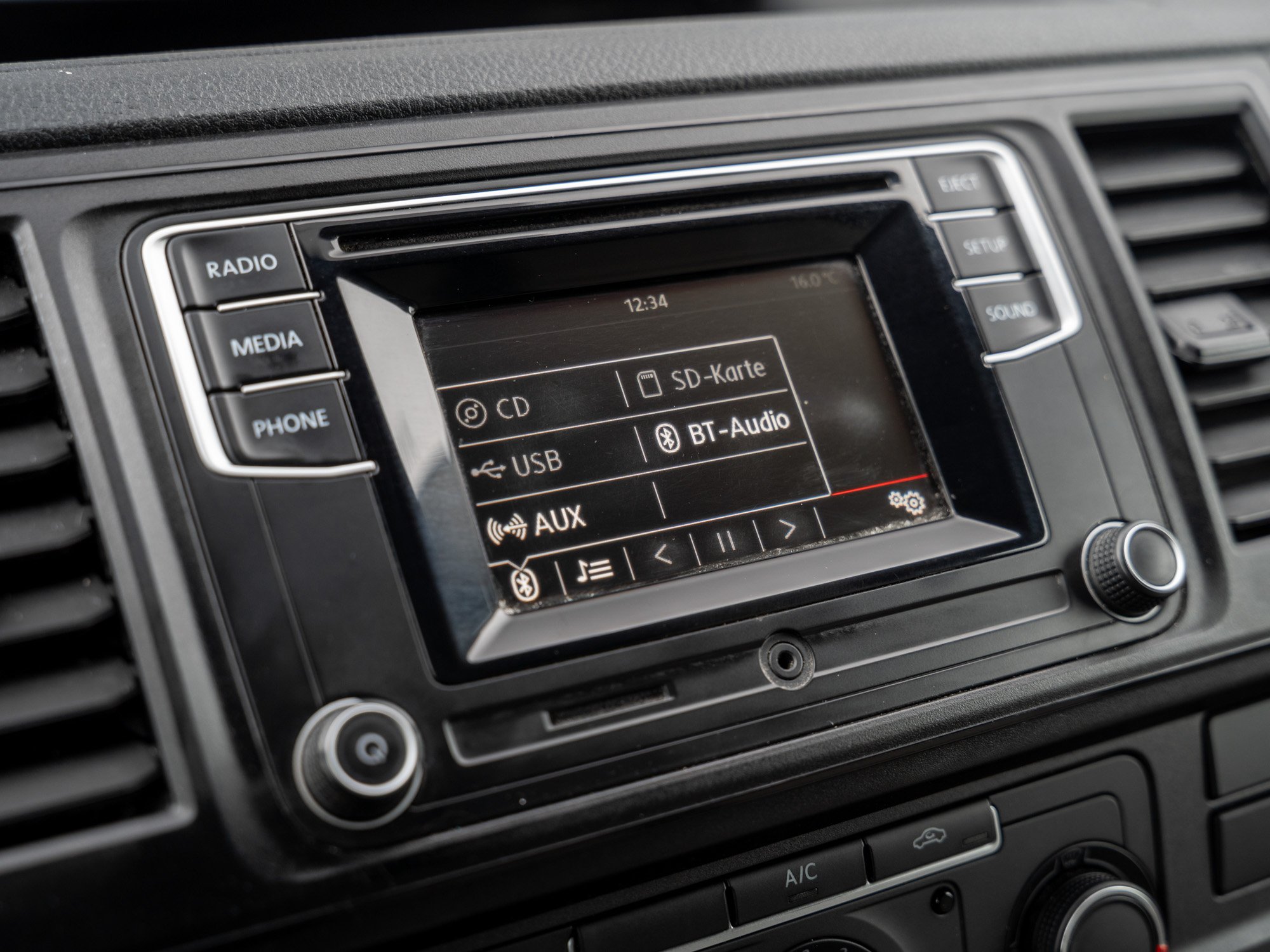 VW - Crafter 35 Kasten MR DSG+4MOTION+NAVI+AHK+KLIMA_2