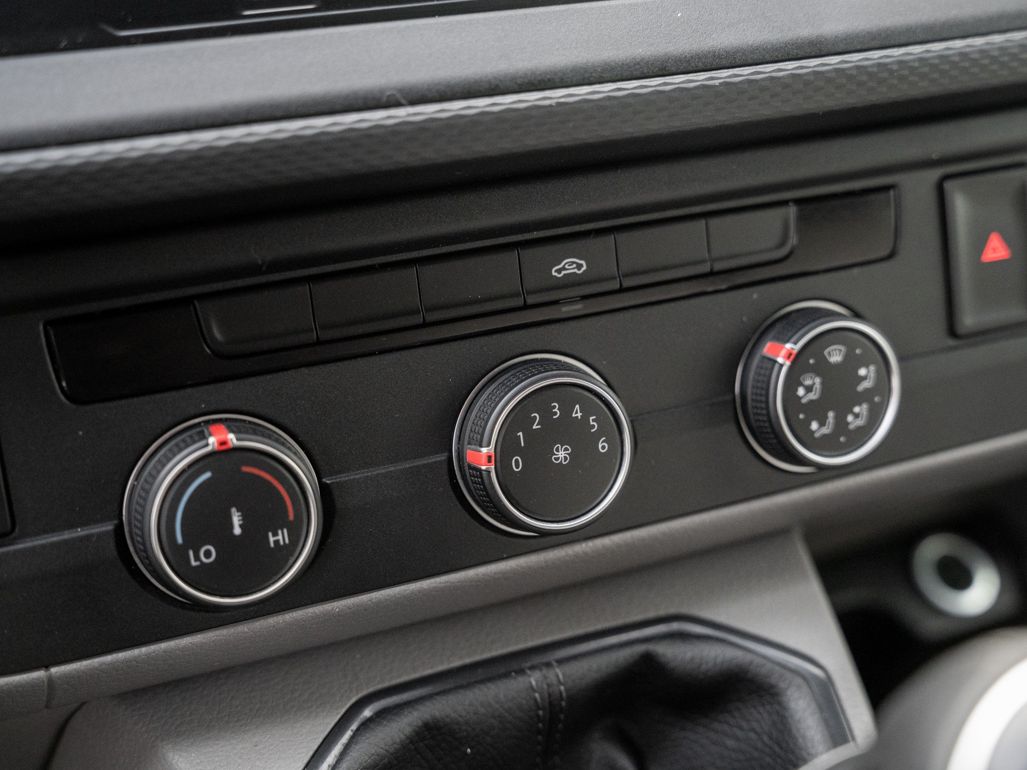 VW - T6.1 Transporter Kasten KR AHK PDC_3