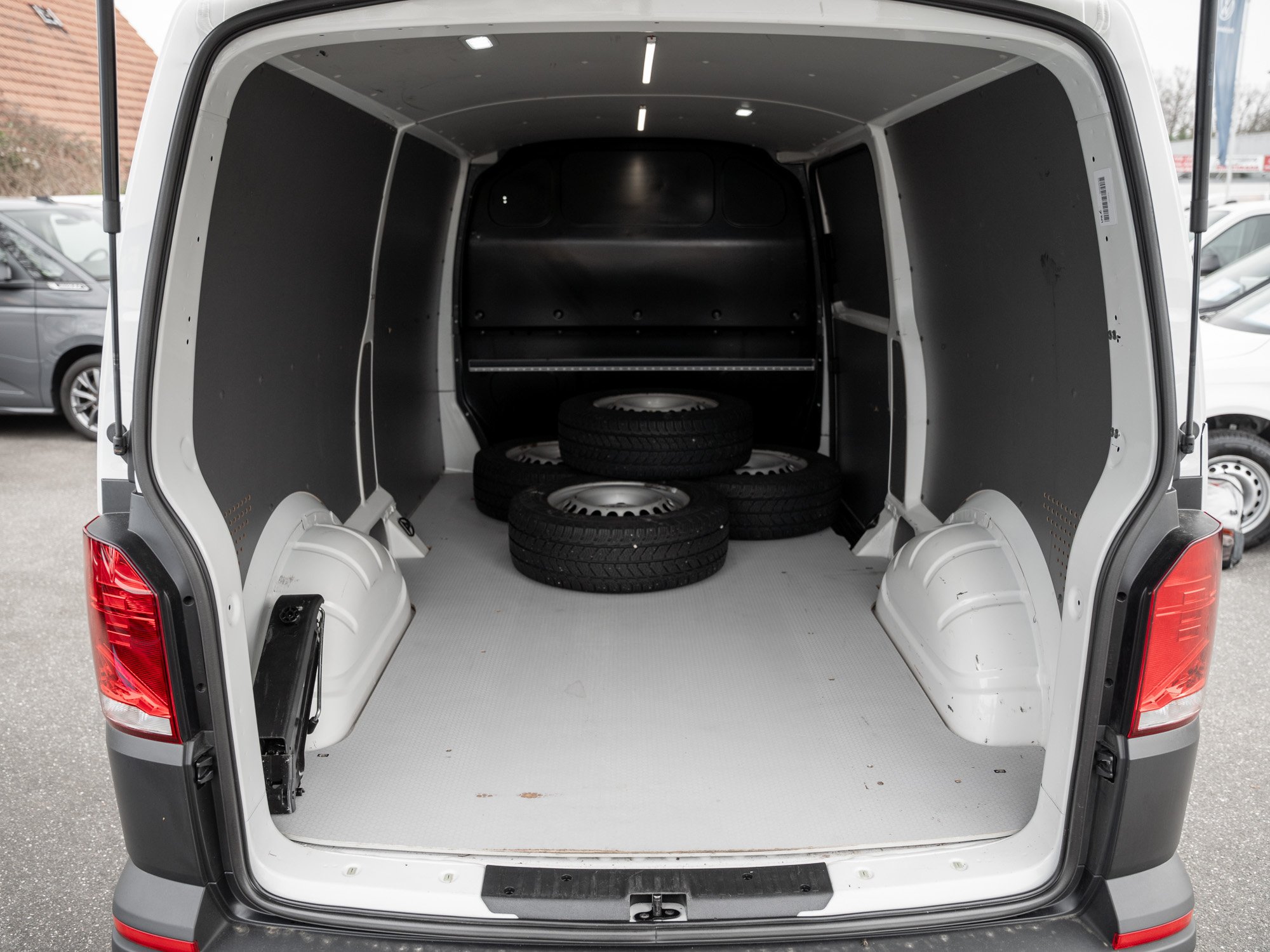 VW - T6.1 Transporter Kasten langer Radstand Kastenwagen LR 2.0 TDI EU6 SCR BMT 110 kW 7-Gang-DSG_13