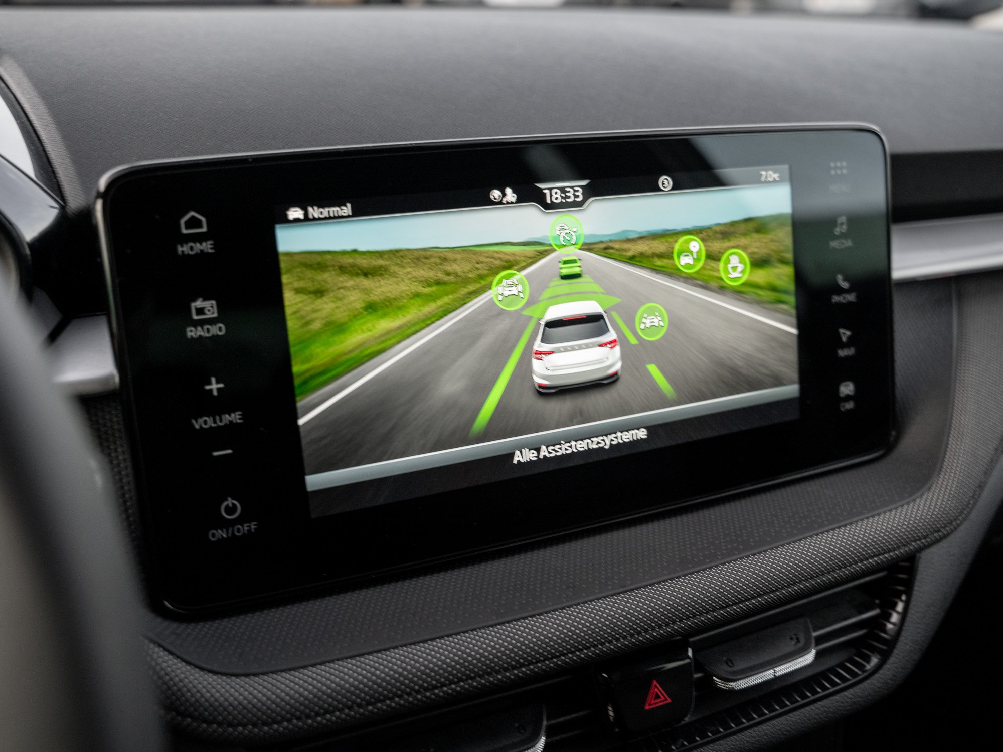 Skoda - FABIA TOUR 1.0 TSI DSG Kam. Navi Virtual ACC LED_4