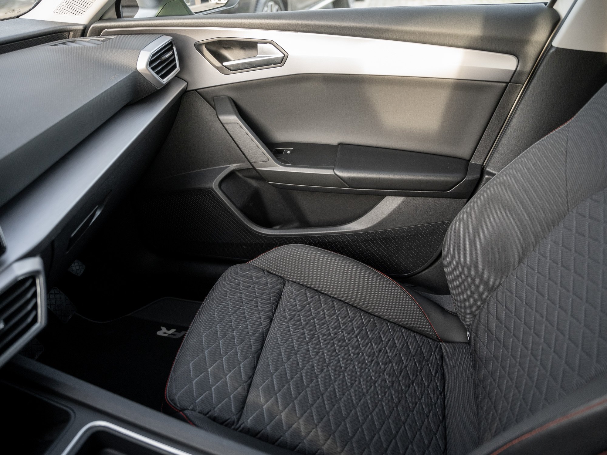 Seat - LEON ST FR 2.0 TDI DSG (FAHRSCHULE)_11