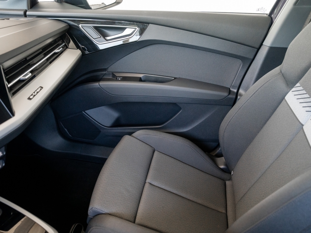 Audi - Q4 e-tron 40 e-tron 150 kW Pano ACC STH SpurH_17