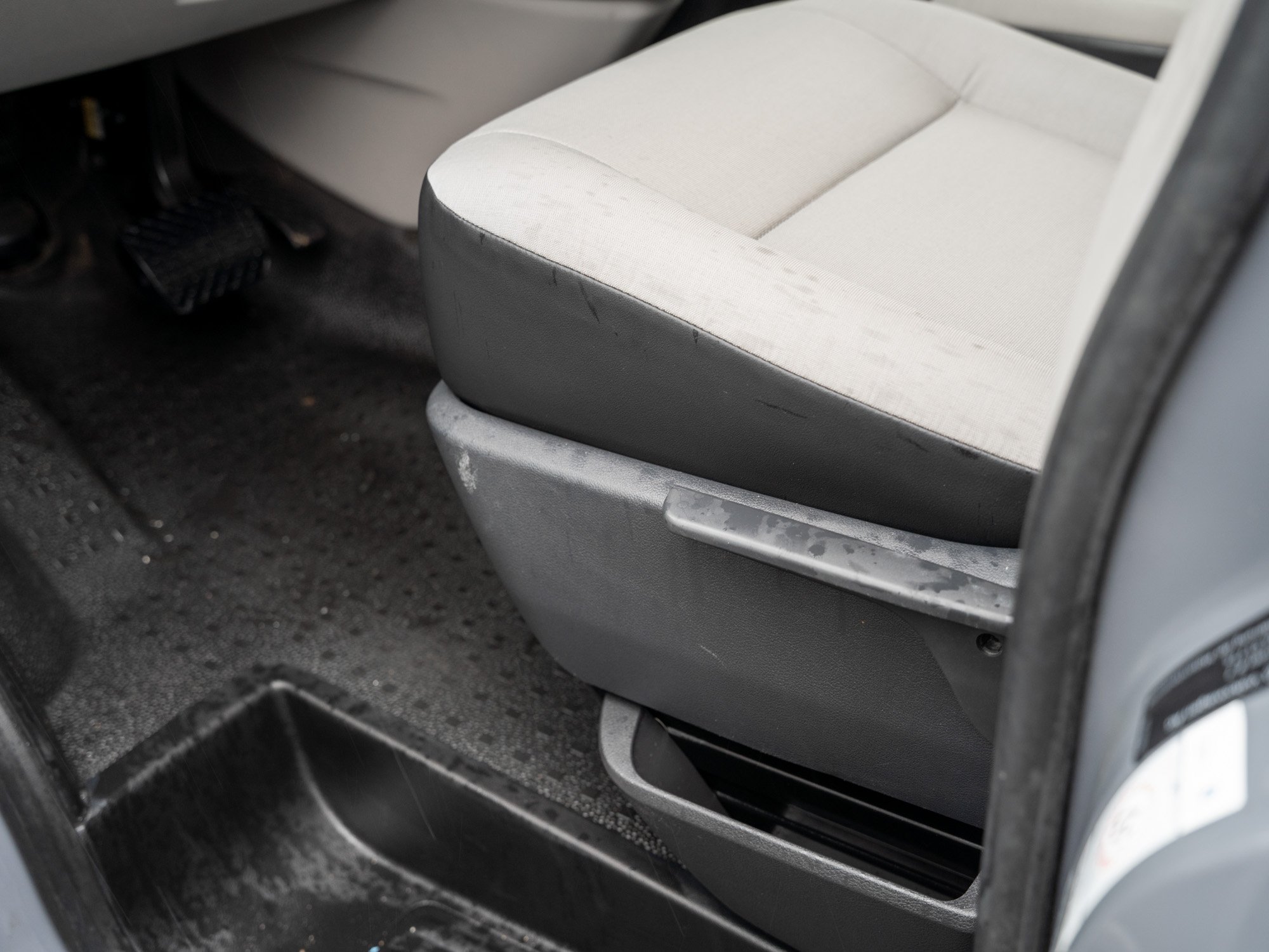 VW - Crafter 2.0 TDI 4MOTION Kasten 35 mittellang AHK_10