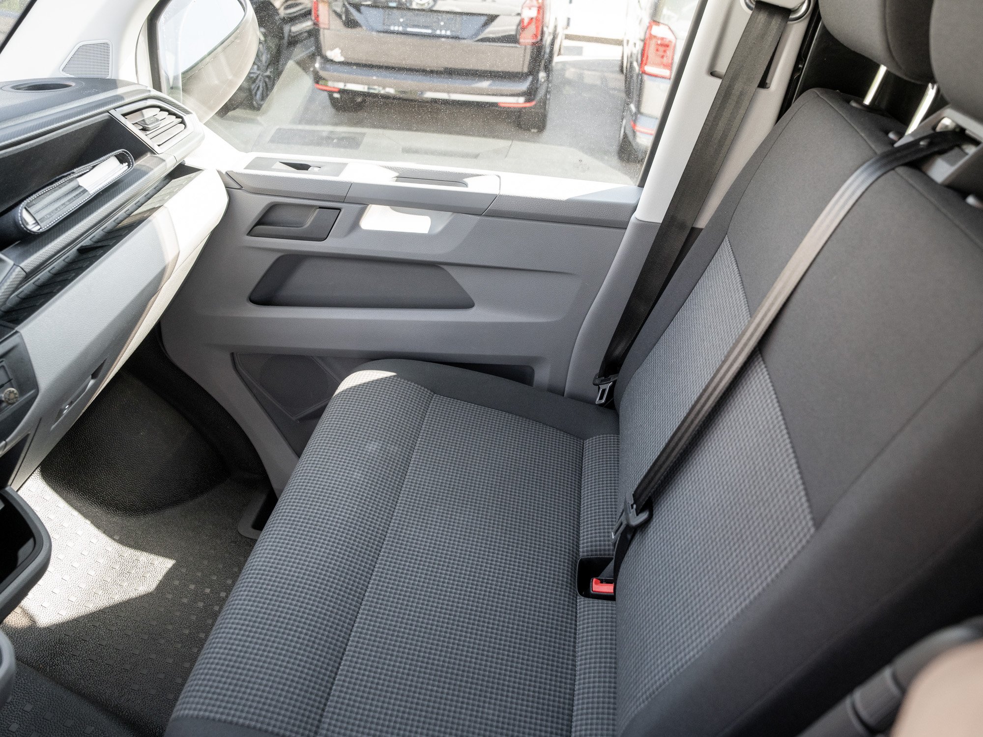 VW - T6.1 Kasten LR DSG+KLIMA+STANDH+HECKFL AHK PDC_7