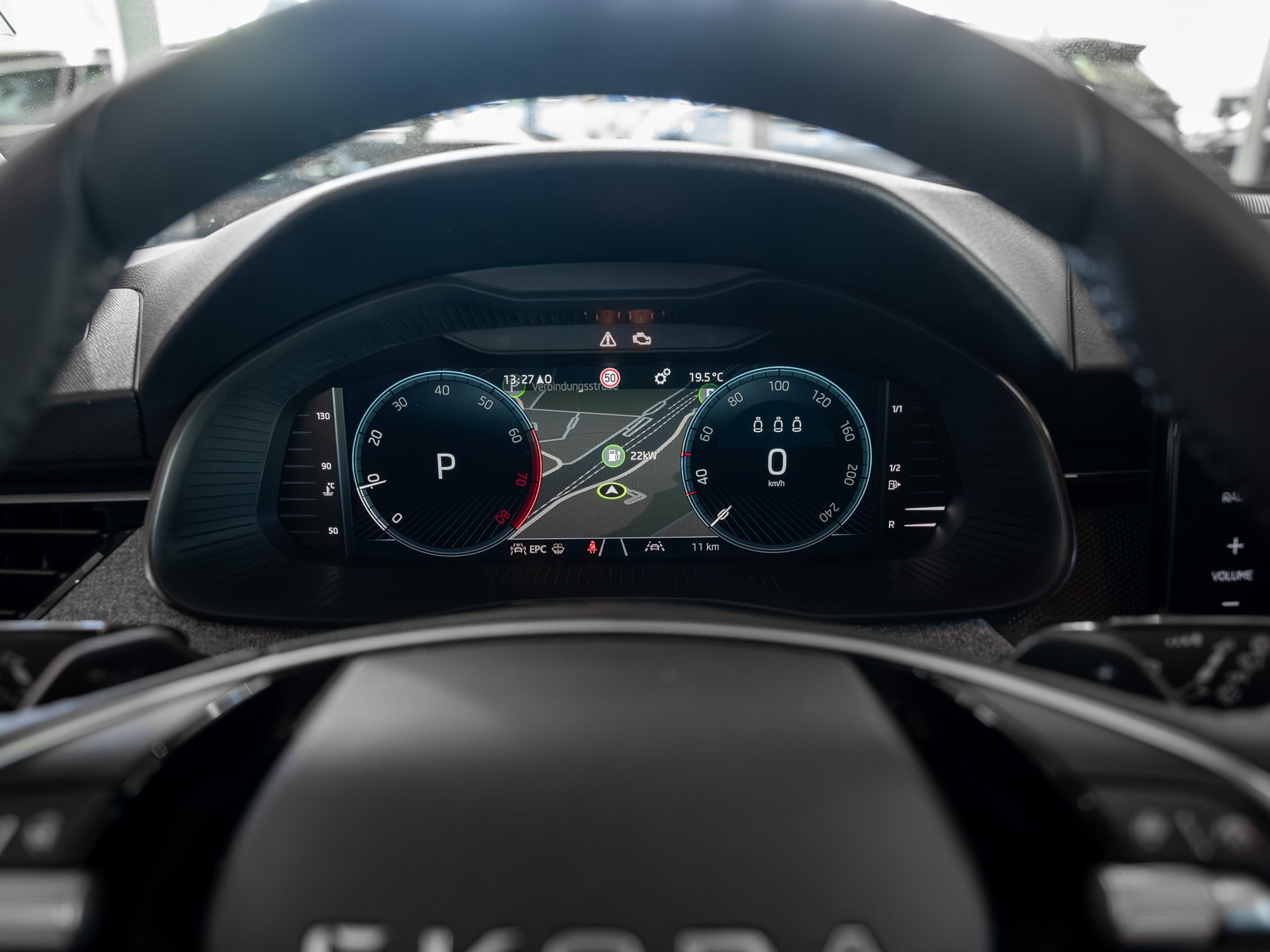 Skoda - Kamiq 1.5 TSI Tour AHK Kam. Navi Virtual ACC LED_16