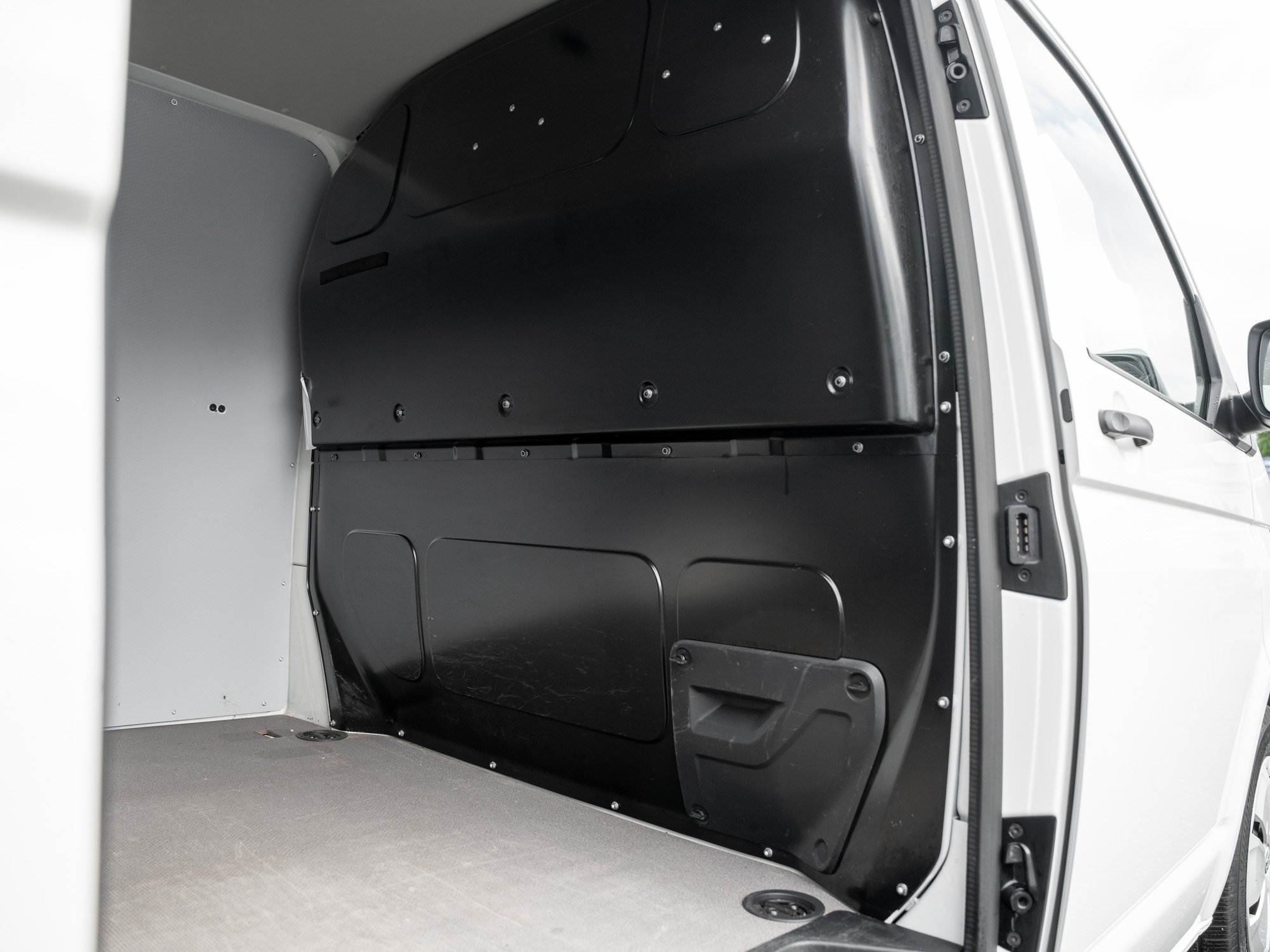 VW - T6.1 Transporter Kasten kurzer Radstand AHK Kam._17