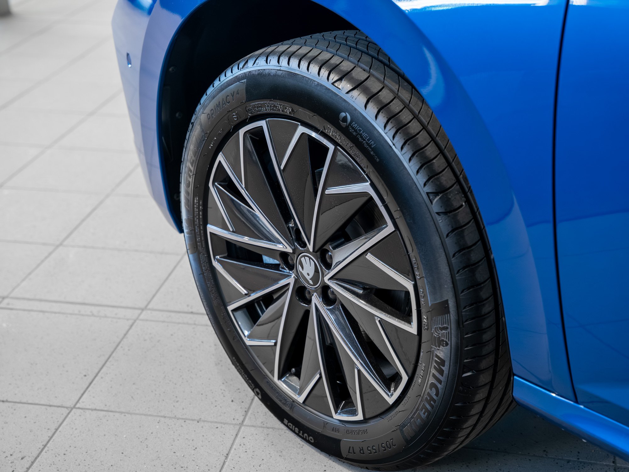 Skoda - Kamiq 1.5 TSI Tour AHK Kam. Navi Virtual ACC LED_27