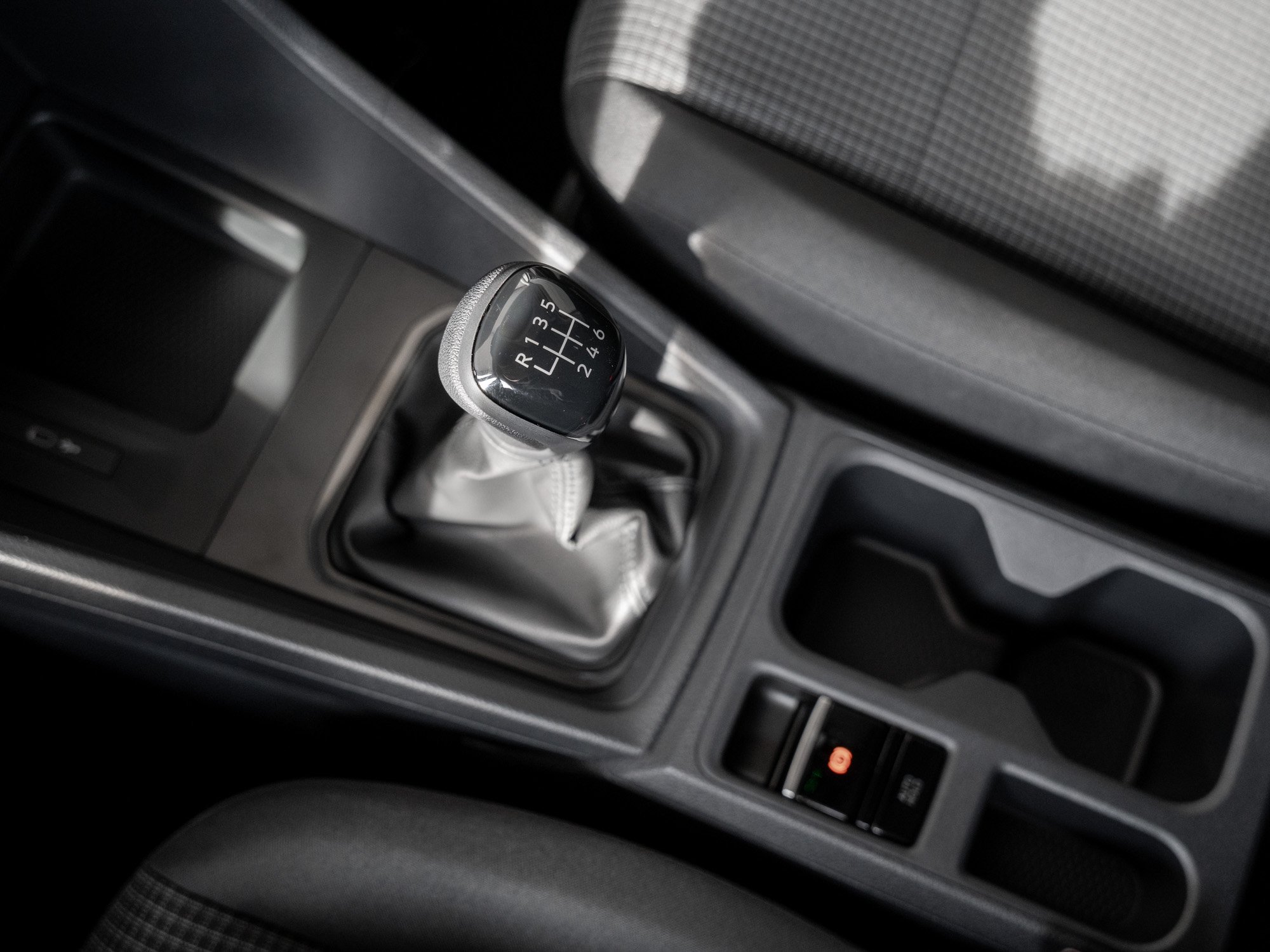 VW - Caddy 2.0 TDI Cargo PDC SHZ SoundSys Winterp._10