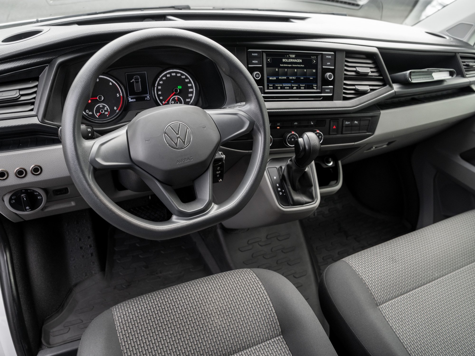 VW - T6.1 Transporter Kasten kurzer Radstand AHK Kam._24