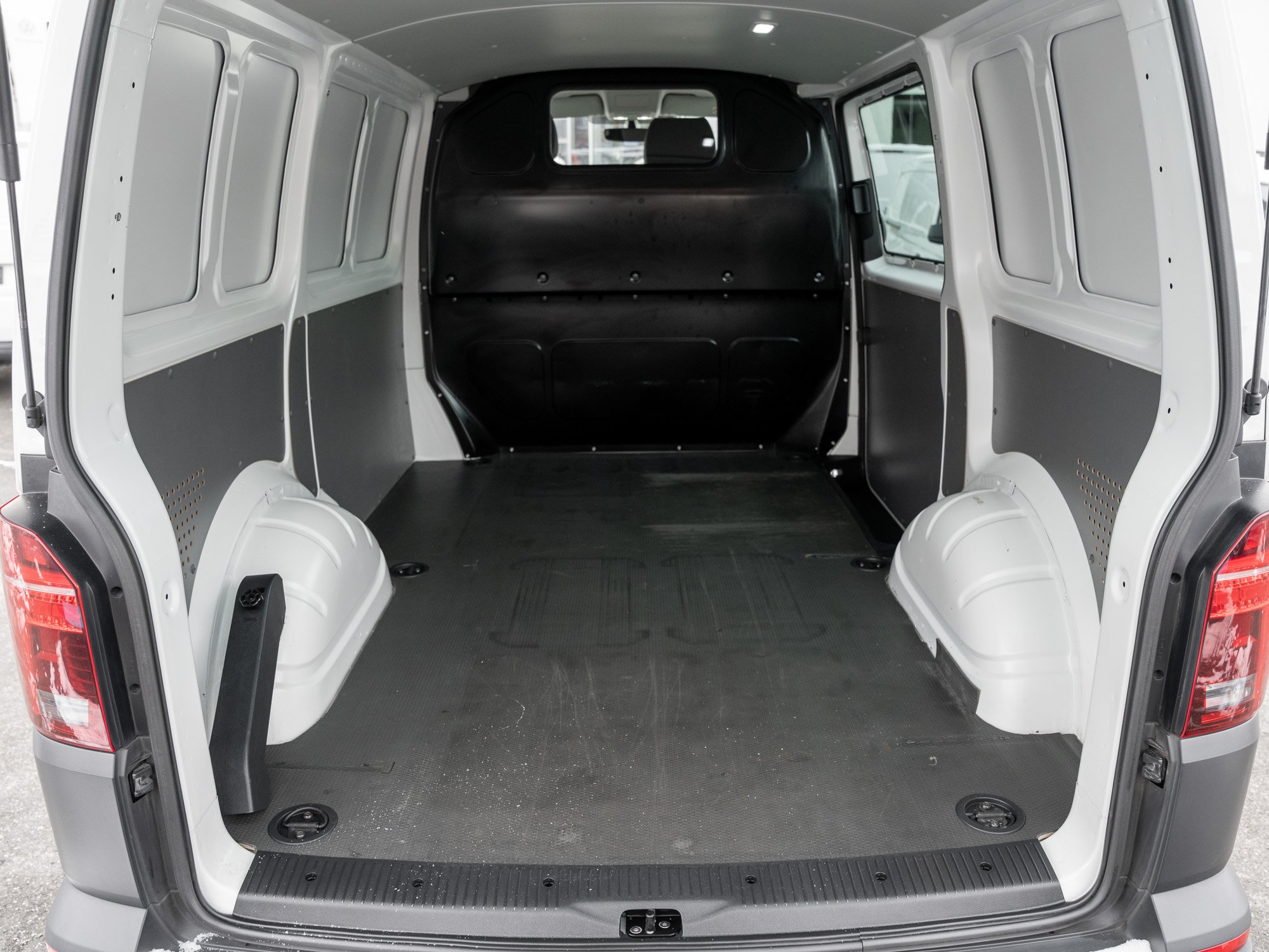 VW - T6.1 Transporter Kasten KR DSG+LED+NAVI+AHK+RFK+SCHEIBEN_15