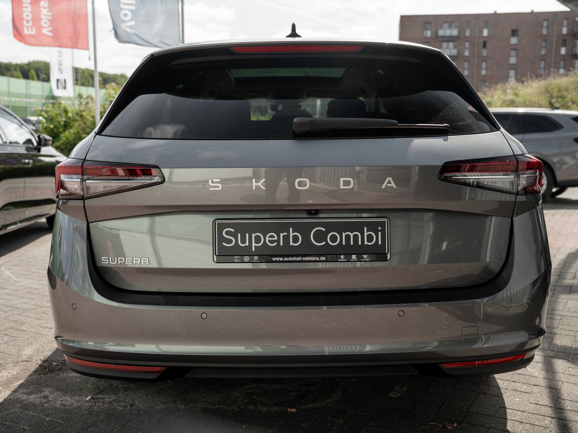 Skoda - Superb Combi Selection 2.0 TDI DSG AHK Kam. LM_26
