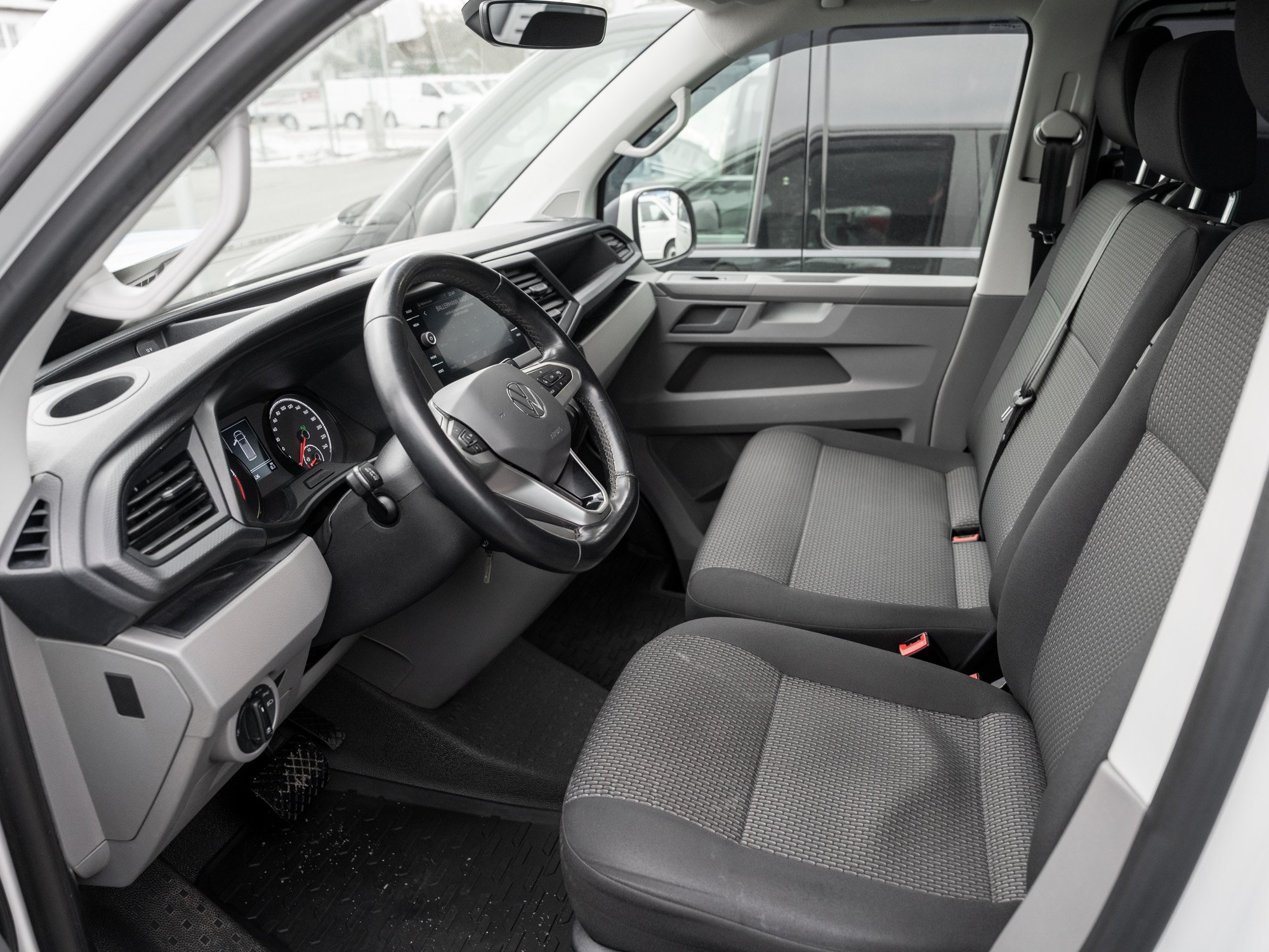 VW - T6.1 Transporter Plus Trendline KR DSG+6-SITZER_25