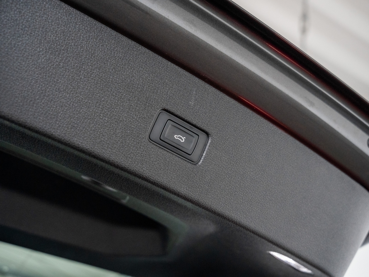 Audi - Q8 SUV TFSI e 55 TFSI e quattro 280(381)  tiptronic_21 Audi - Q8 SUV TFSI e 55 TFSI e quattro 280(381)  tiptronic_21