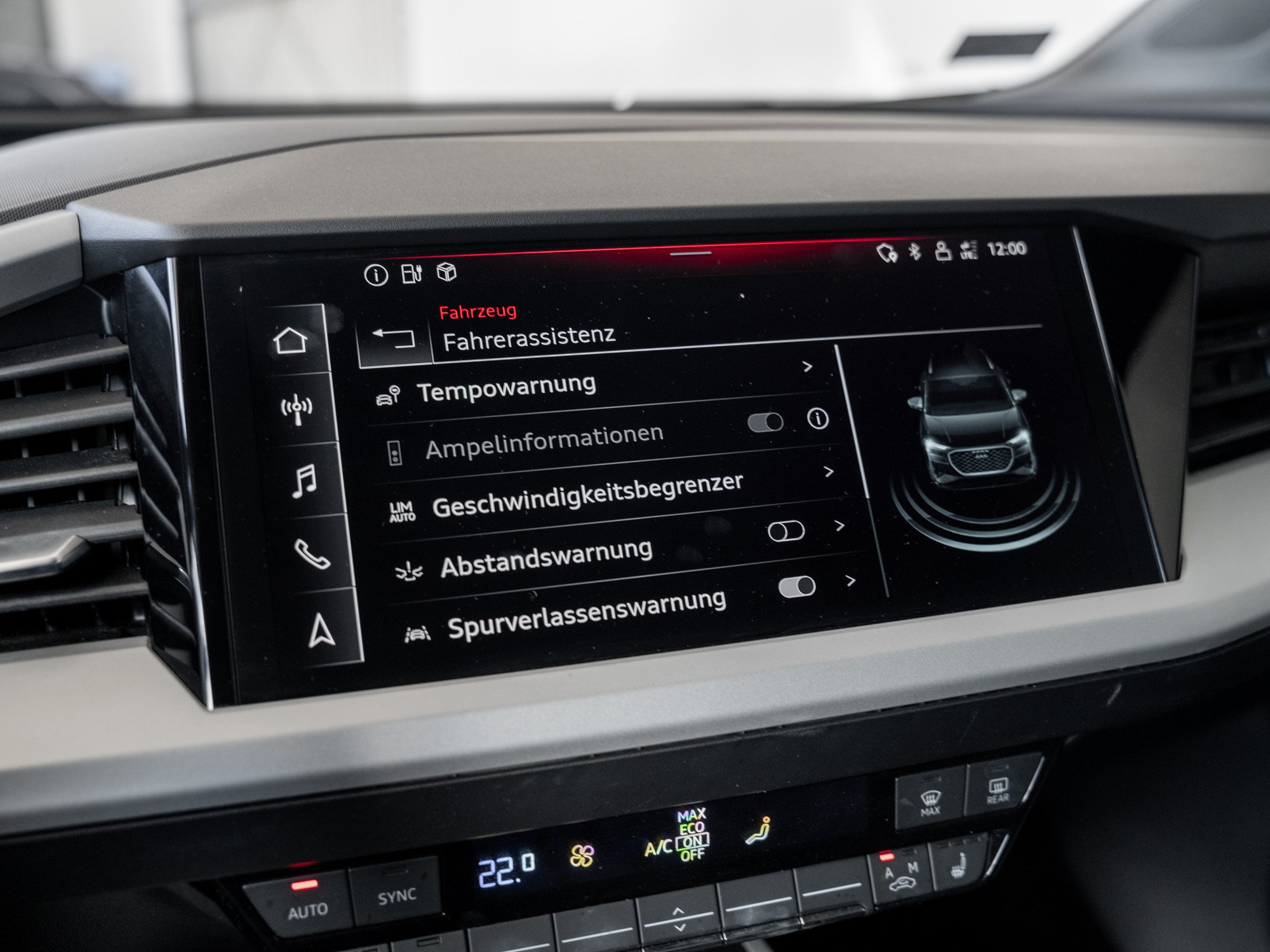 Audi - Q4 e-tron 35 e-tron 125 kW STH HUD SpurH KlimaA_7