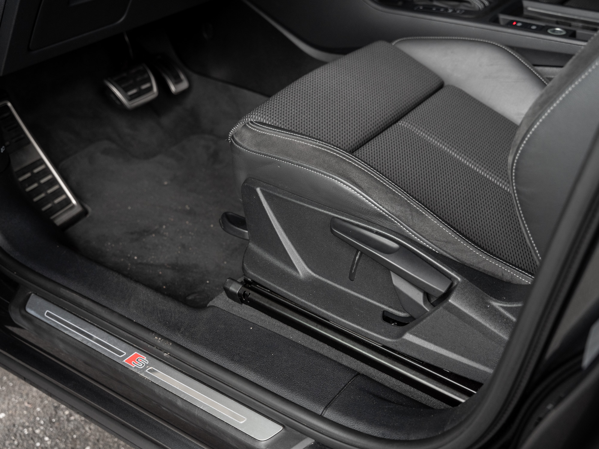 Audi - Q3 S line 35 TFSI 110(150)  S tronic AHK Navi LM_15
