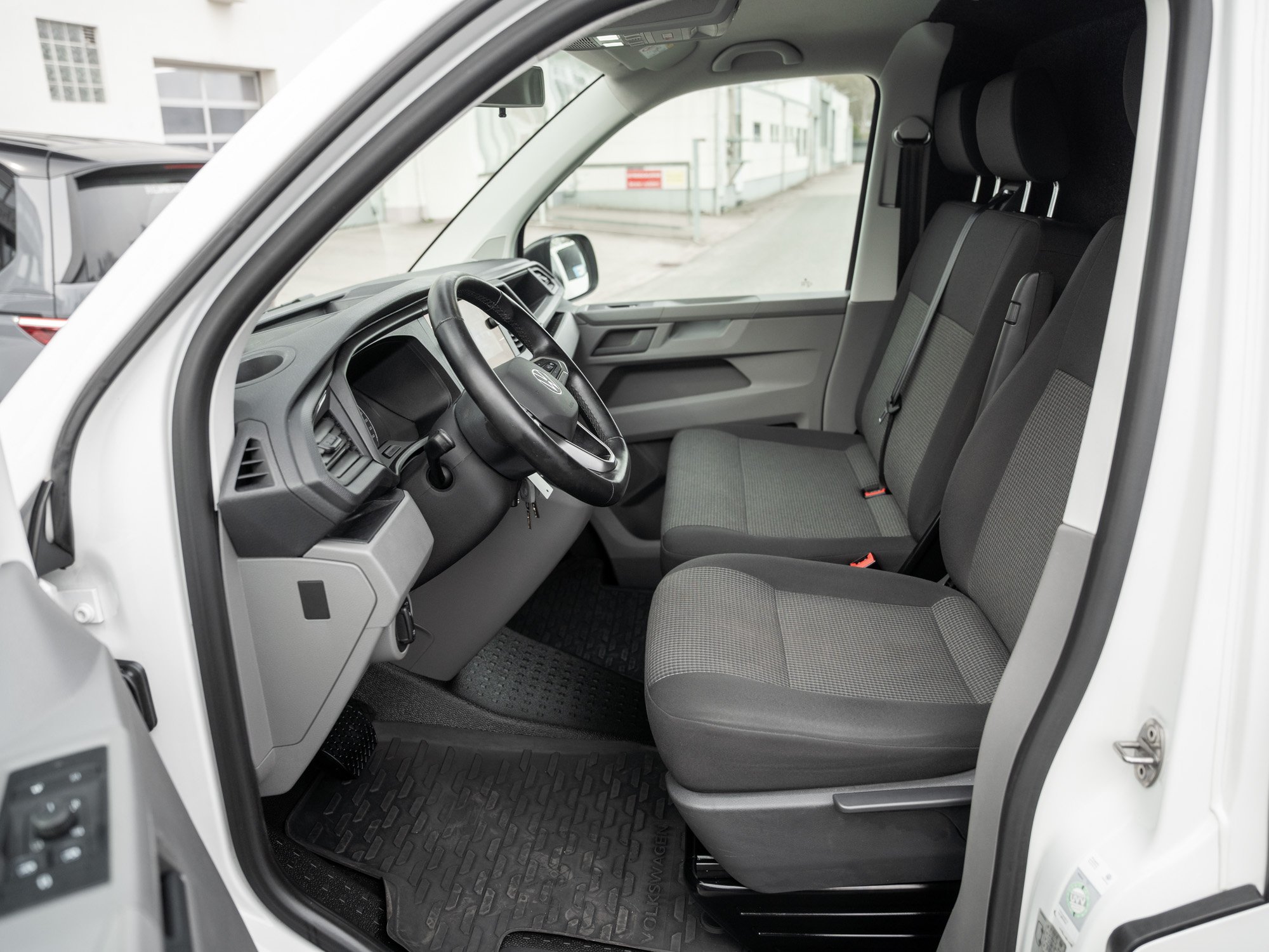 VW - T6.1 Transporter Kasten langer Radstand Kastenwagen LR 2.0 TDI SCR BMT 110 kW 7-Gang-DSG_23