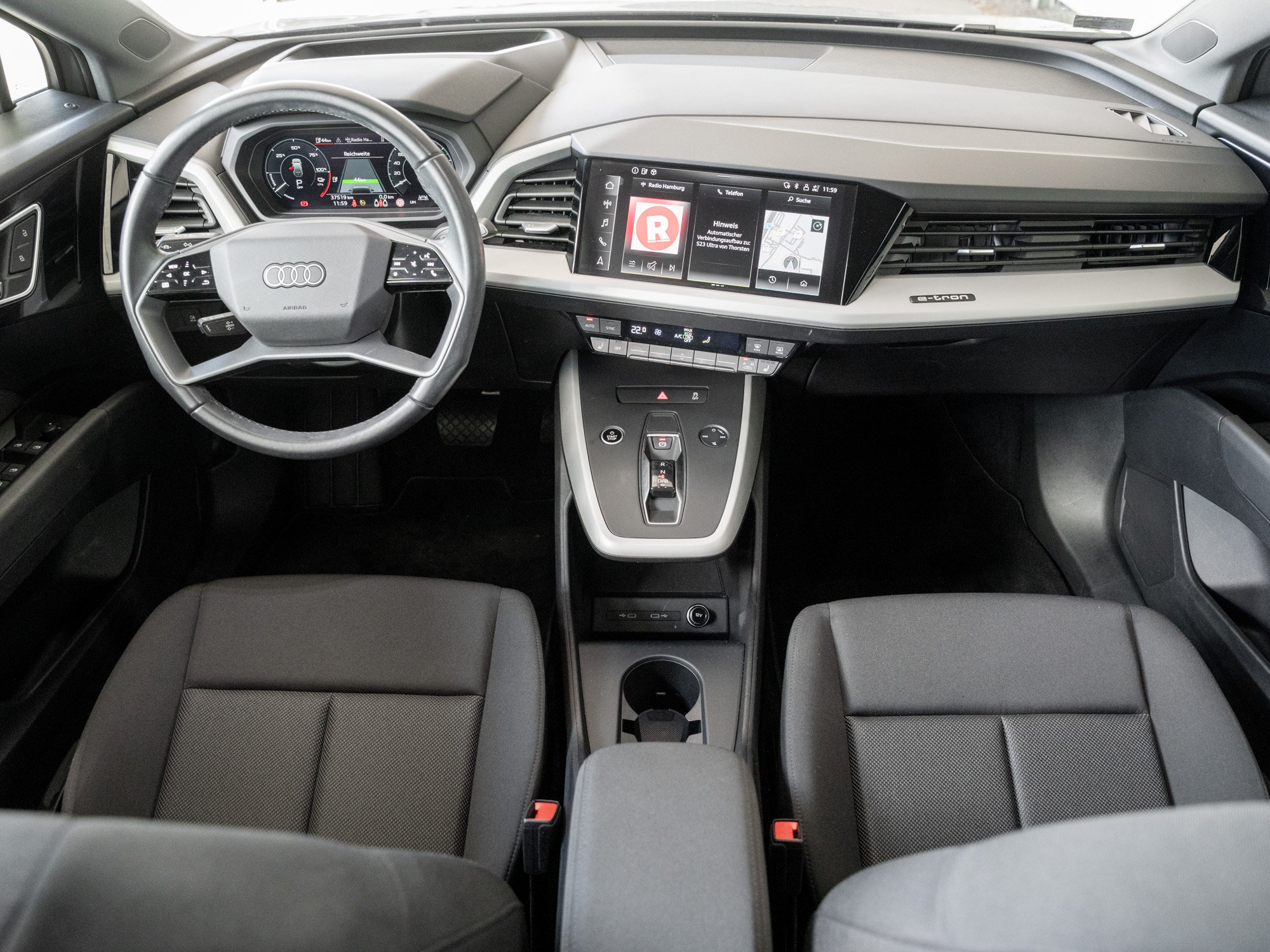 Audi - Q4 e-tron 35 e-tron 125 kW STH HUD SpurH KlimaA_2